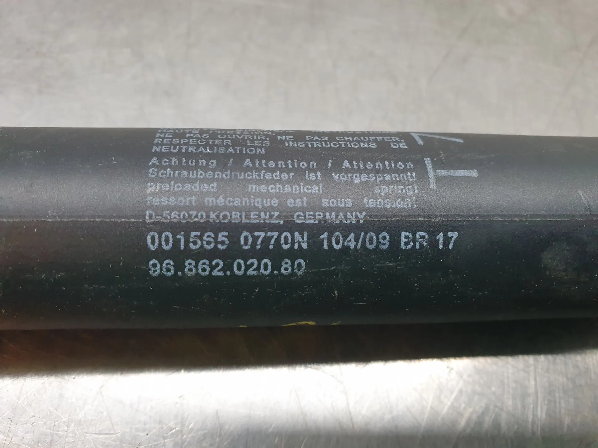 Amortecedor da mala PEUGEOT 308 CC Imagem-4