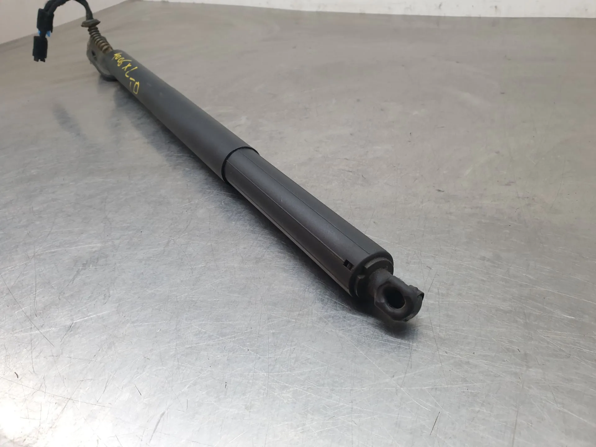 Amortecedor da mala BMW X2 (F39) Imagem-2