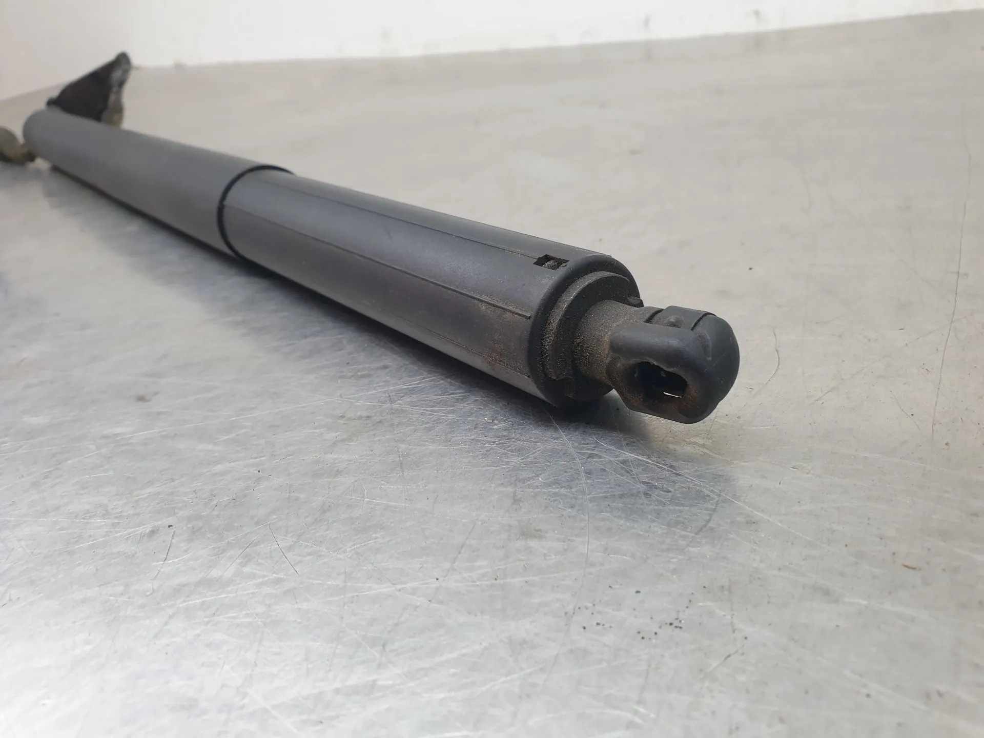 Amortecedor da mala BMW X2 (F39) Imagem-2