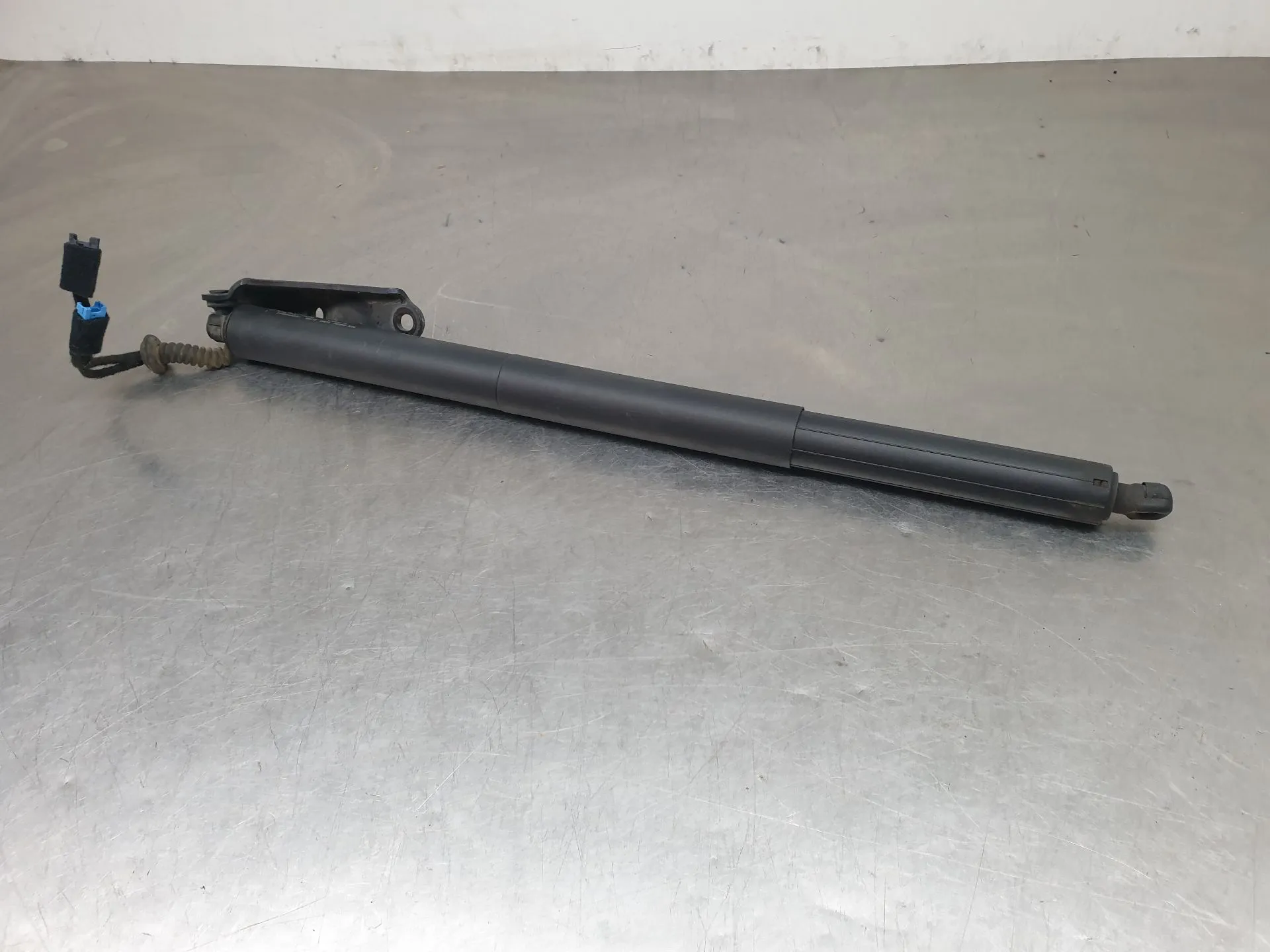 Amortecedor da mala BMW X2 (F39) Imagem-1