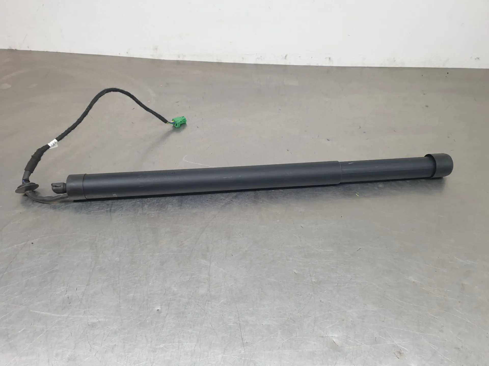 Amortecedor da mala PEUGEOT 3008 II (M_) Imagem-1