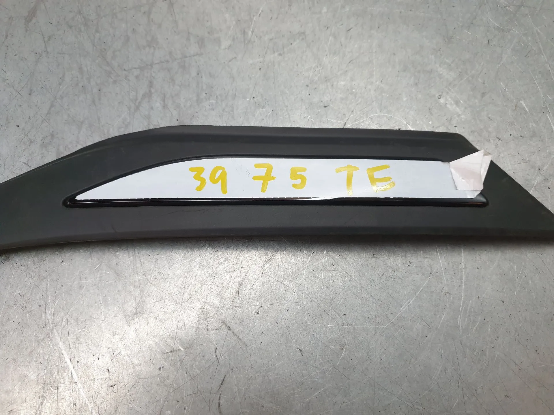 Modanatura pannello sinistro RENAULT Captur II