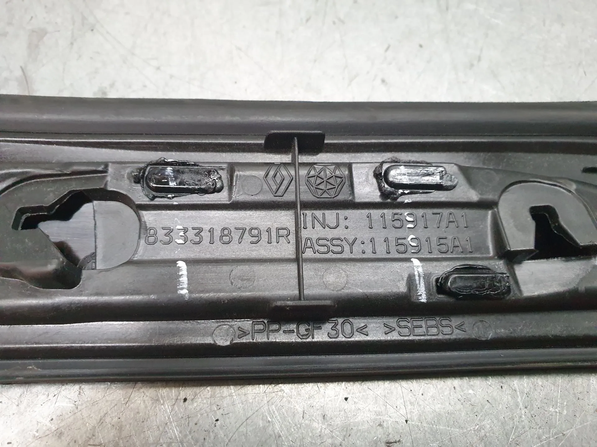 Modanatura pannello sinistro RENAULT Captur II Imagem-3