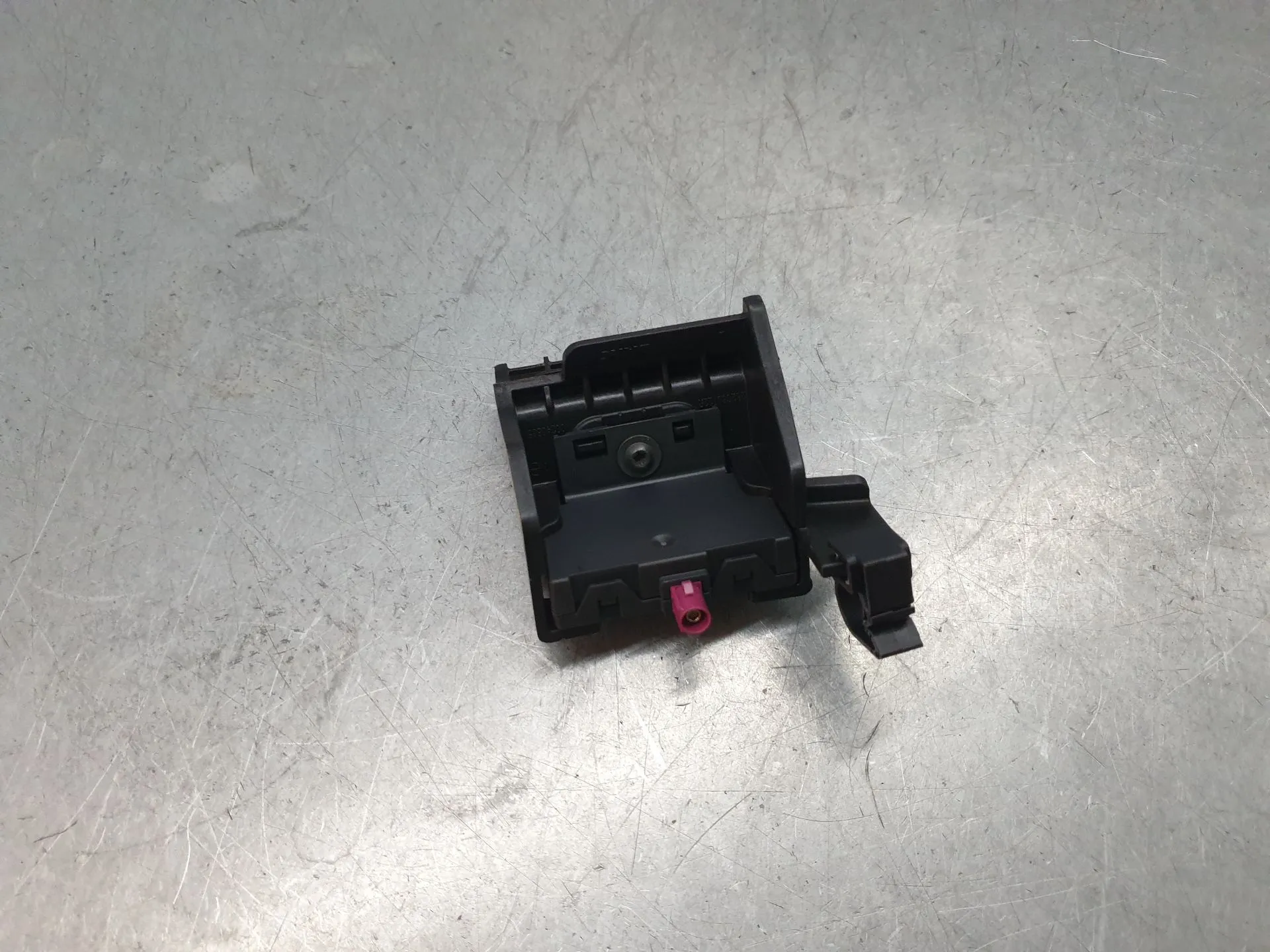 Antenna Amplifier DACIA Sandero III