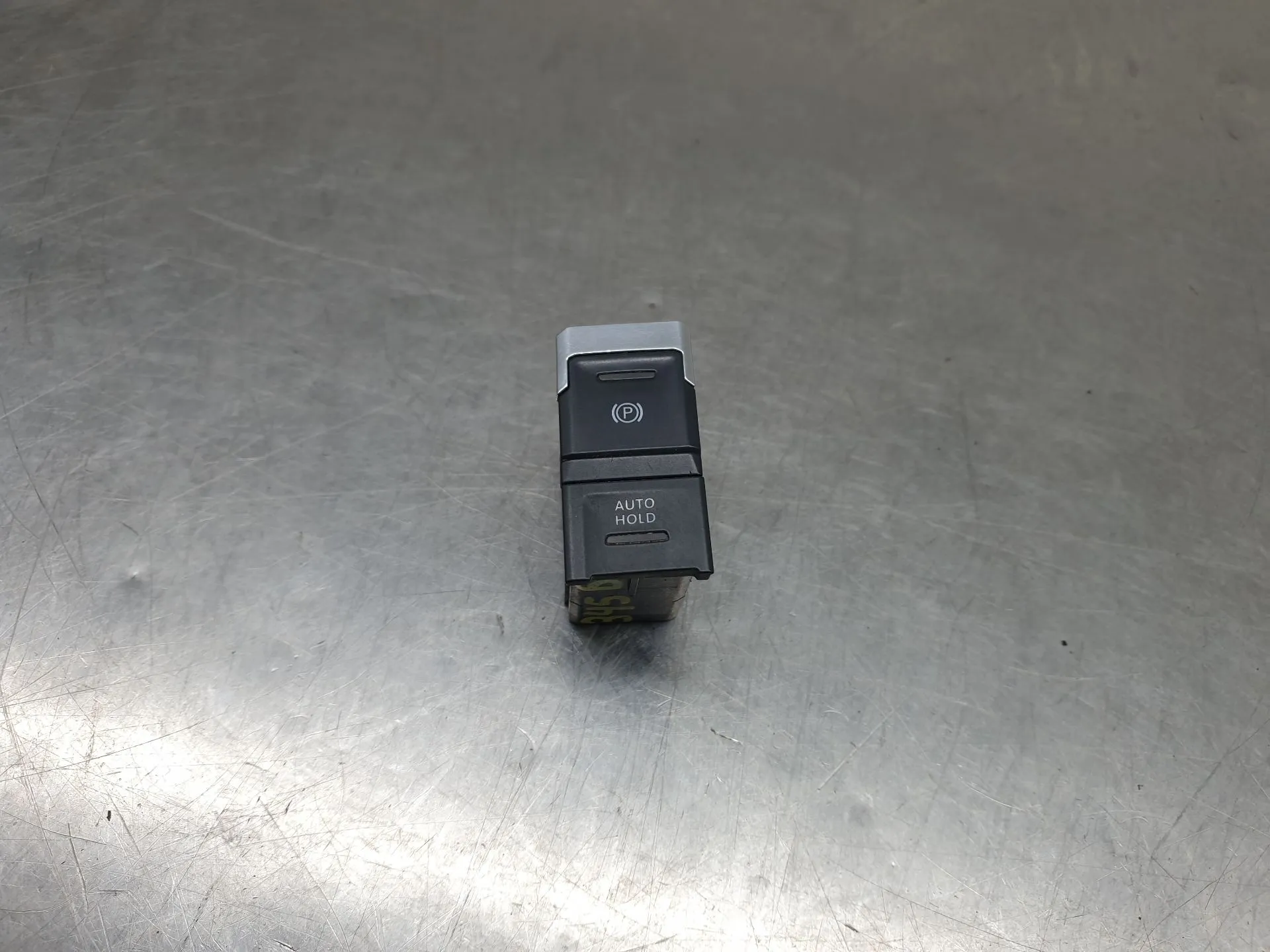 Botão / interruptor travão de parque VOLKSWAGEN Tiguan (5N)