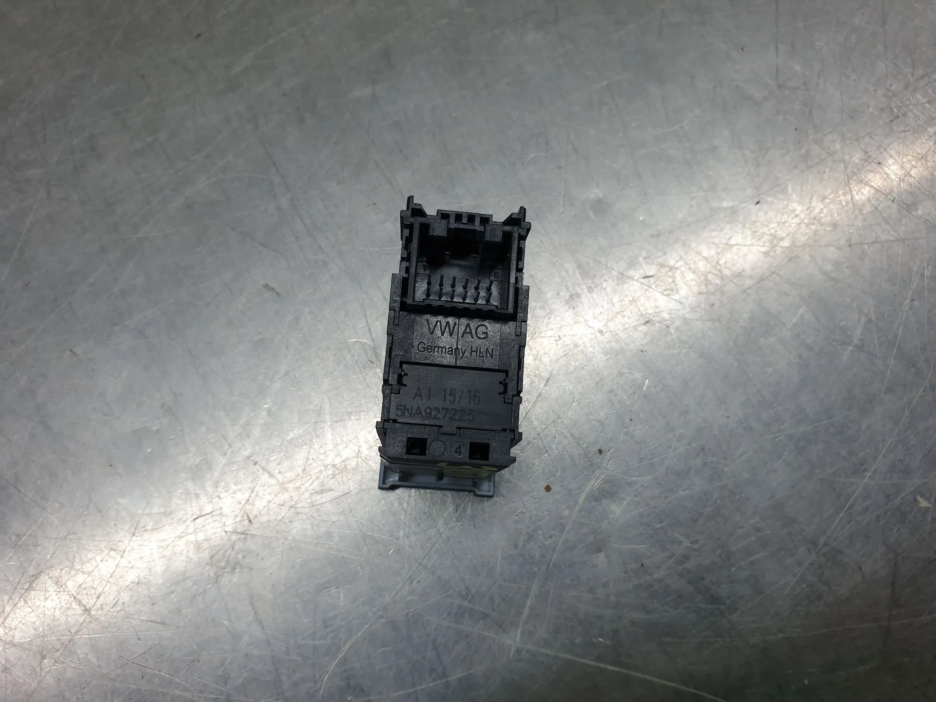 Botão / interruptor travão de parque VOLKSWAGEN Tiguan (5N) Imagem-4