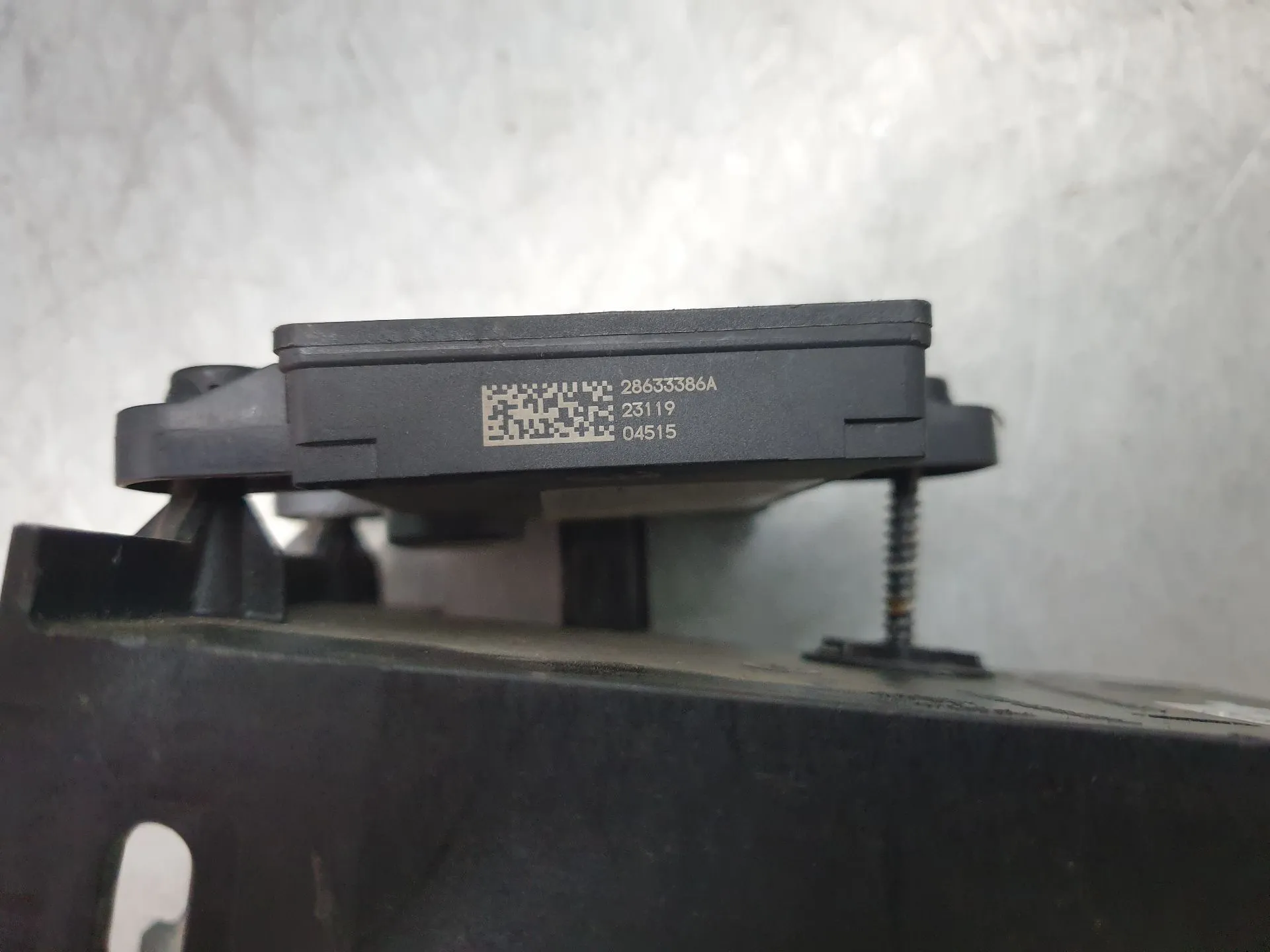 Sensor de radar FORD Kuga III (DFK) Imagem-4