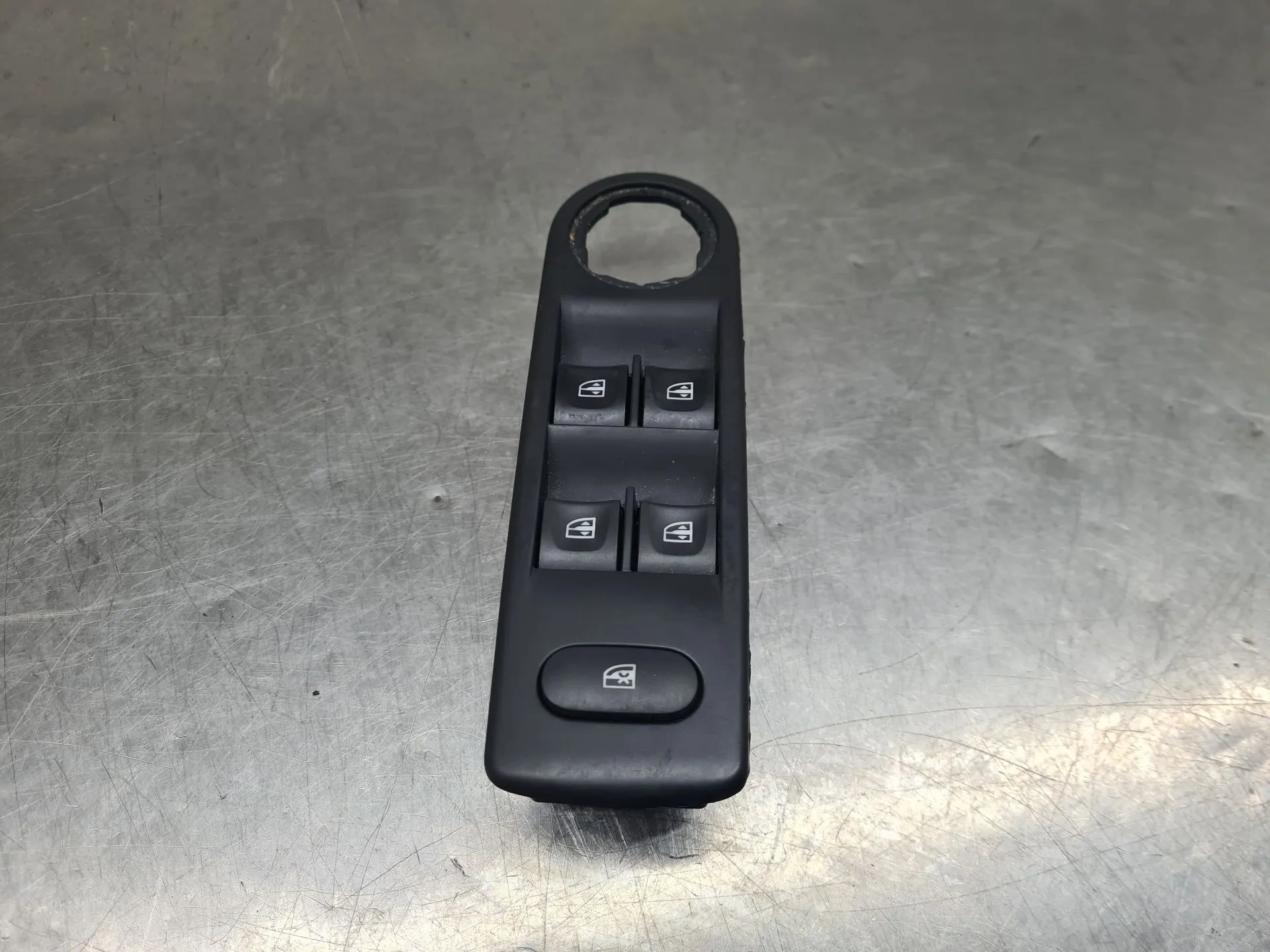 Left Front window control RENAULT Clio IV (BH_)