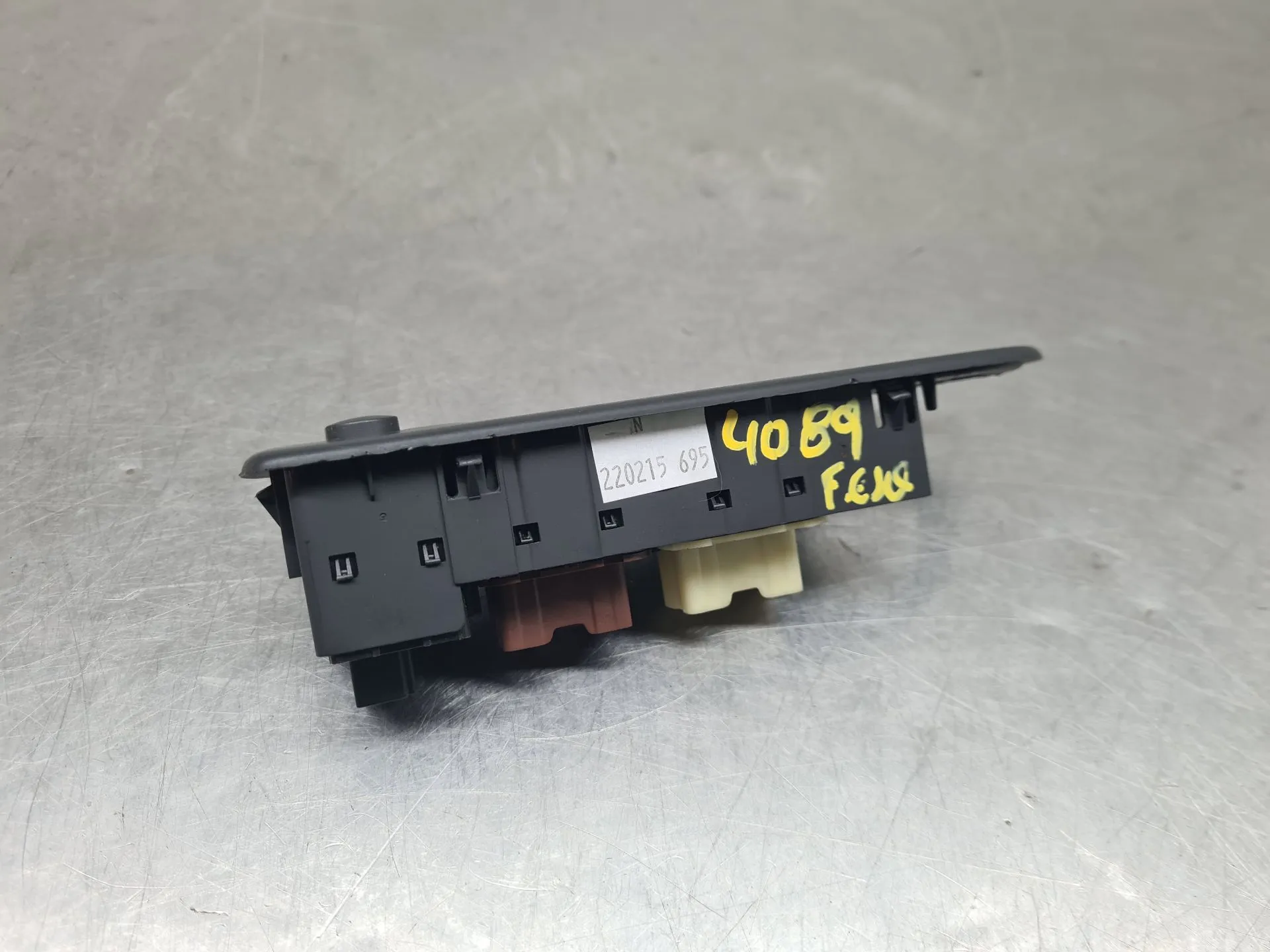 Left Front window control RENAULT Clio IV (BH_) Imagem-3