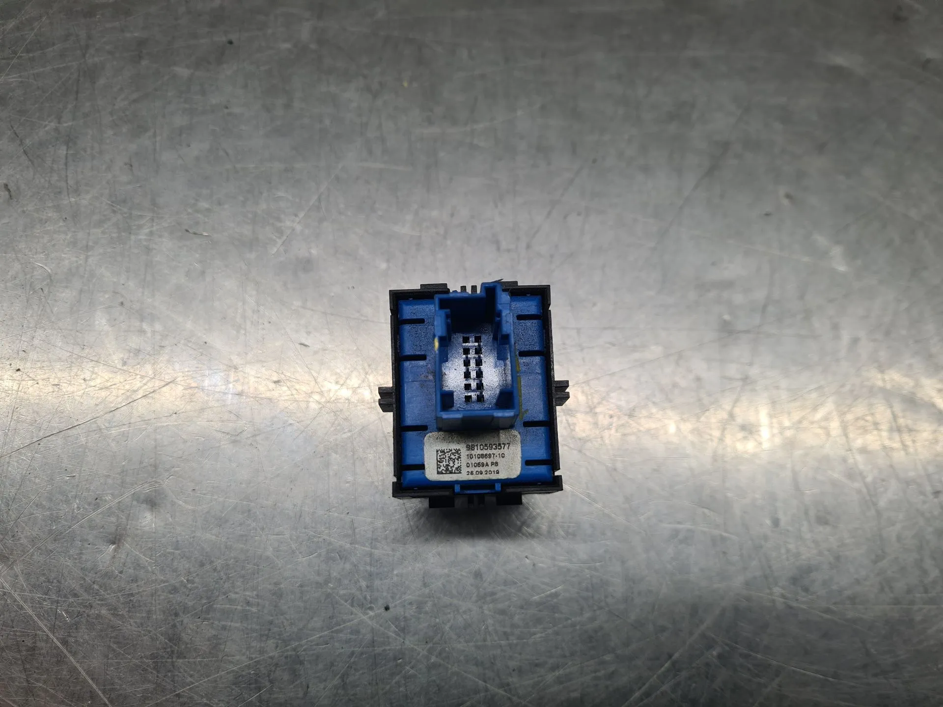 Bouton / interrupteur frein de parking PEUGEOT 208 II Imagem-4