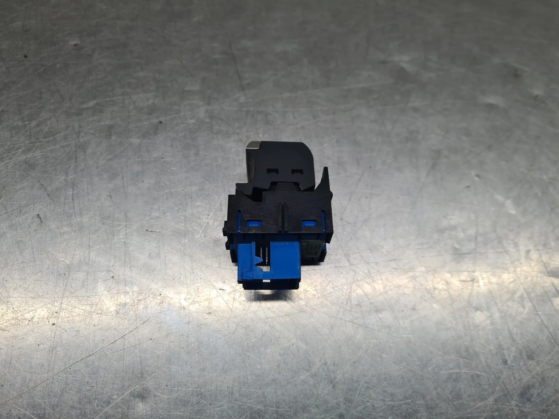 Bouton / interrupteur frein de parking PEUGEOT 208 II Imagem-3