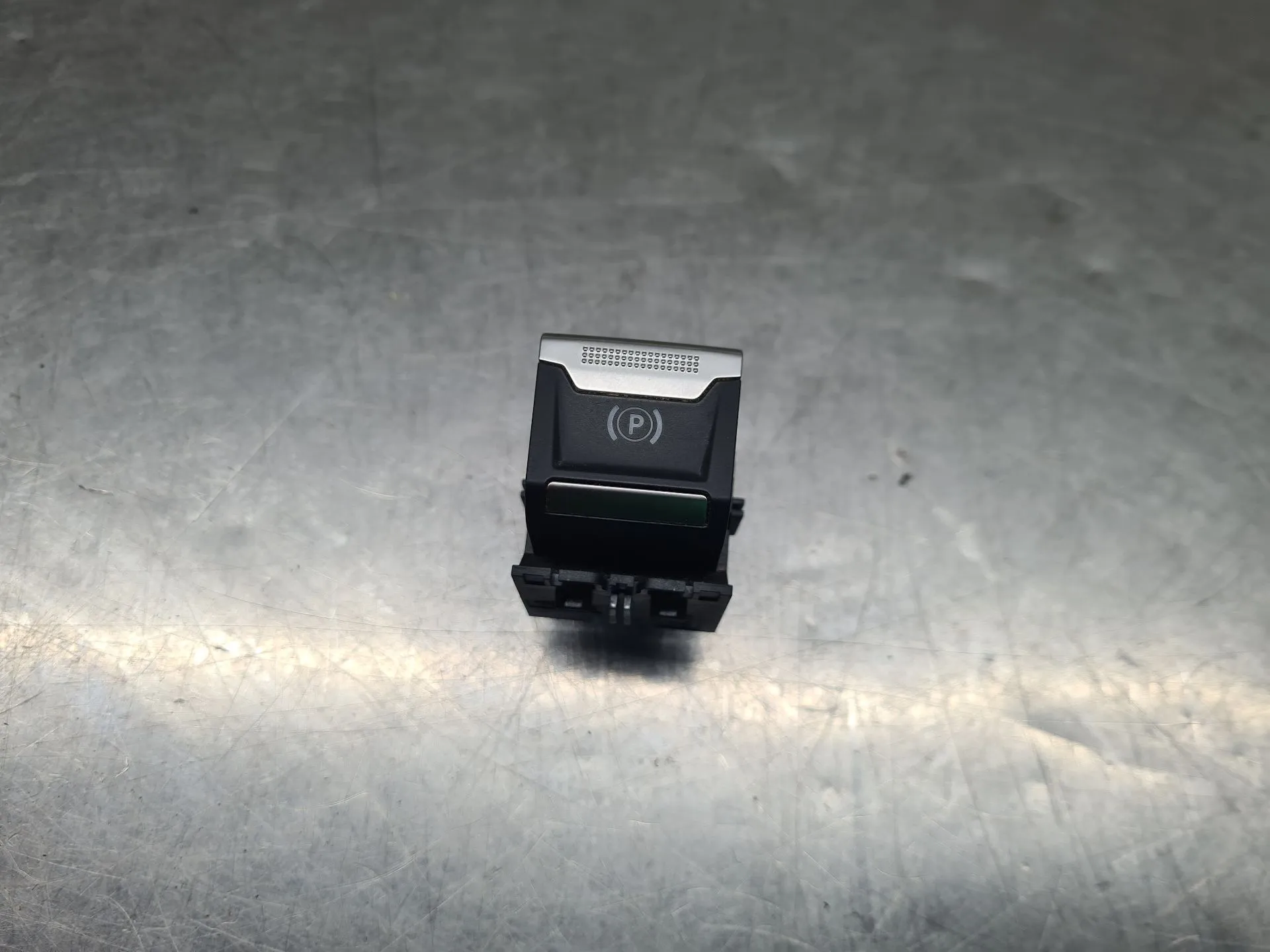 Pulsante / interruttore freno di stazionamento PEUGEOT 3008 II (M_)