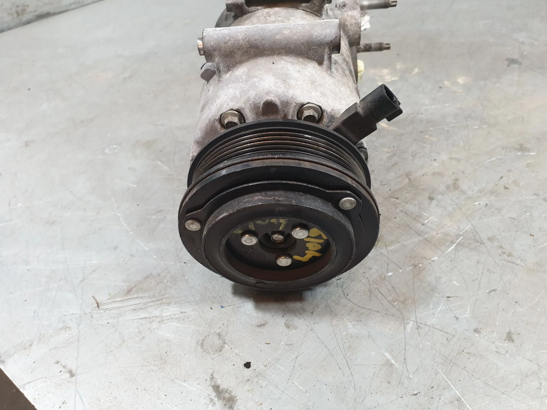 AC compressor FORD Fiesta VI (CB1, CCN) Imagem-3