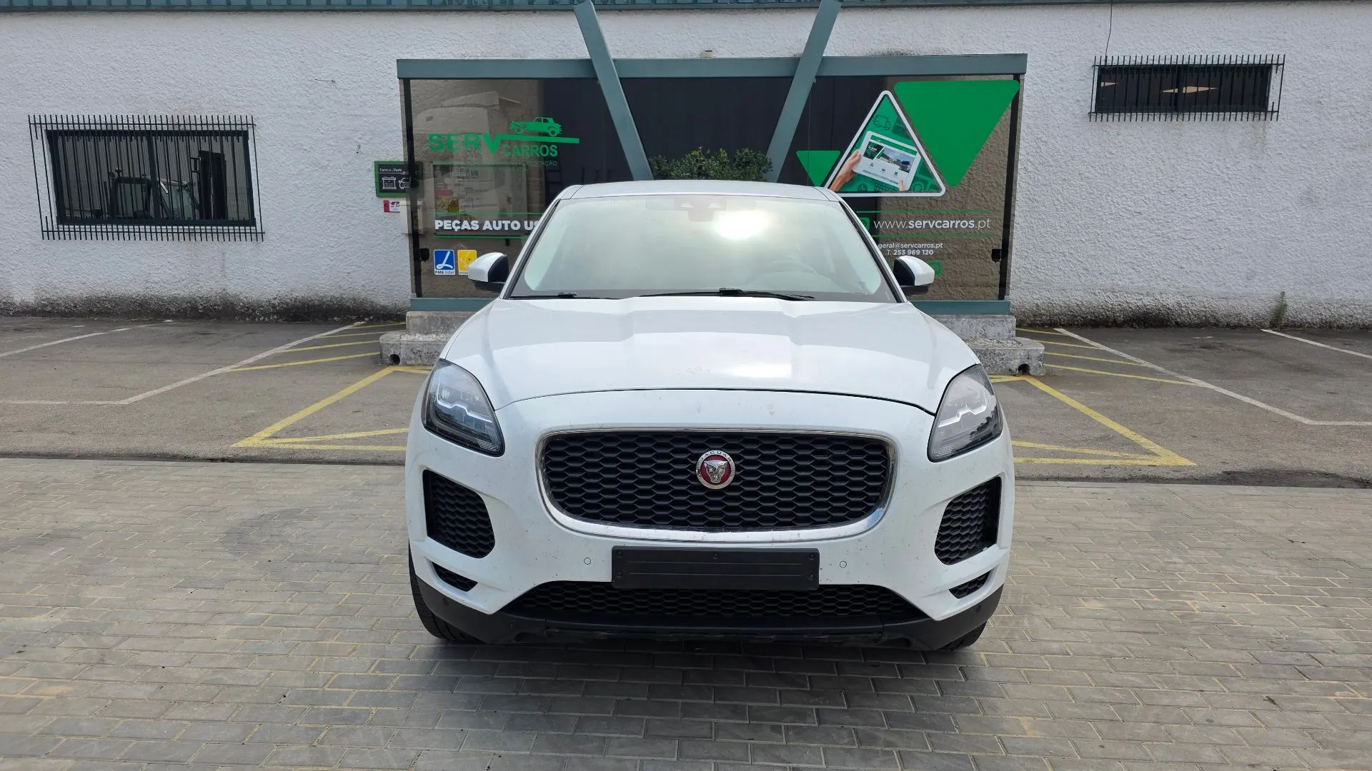 Frente Completa JAGUAR E-Pace (X540) Imagem-3
