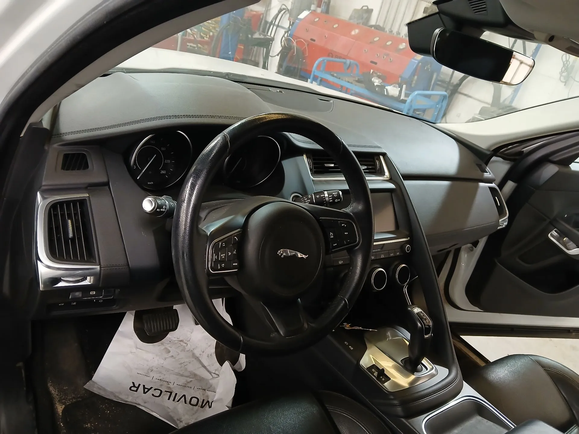 Frente Completa JAGUAR E-Pace (X540) Imagem-9