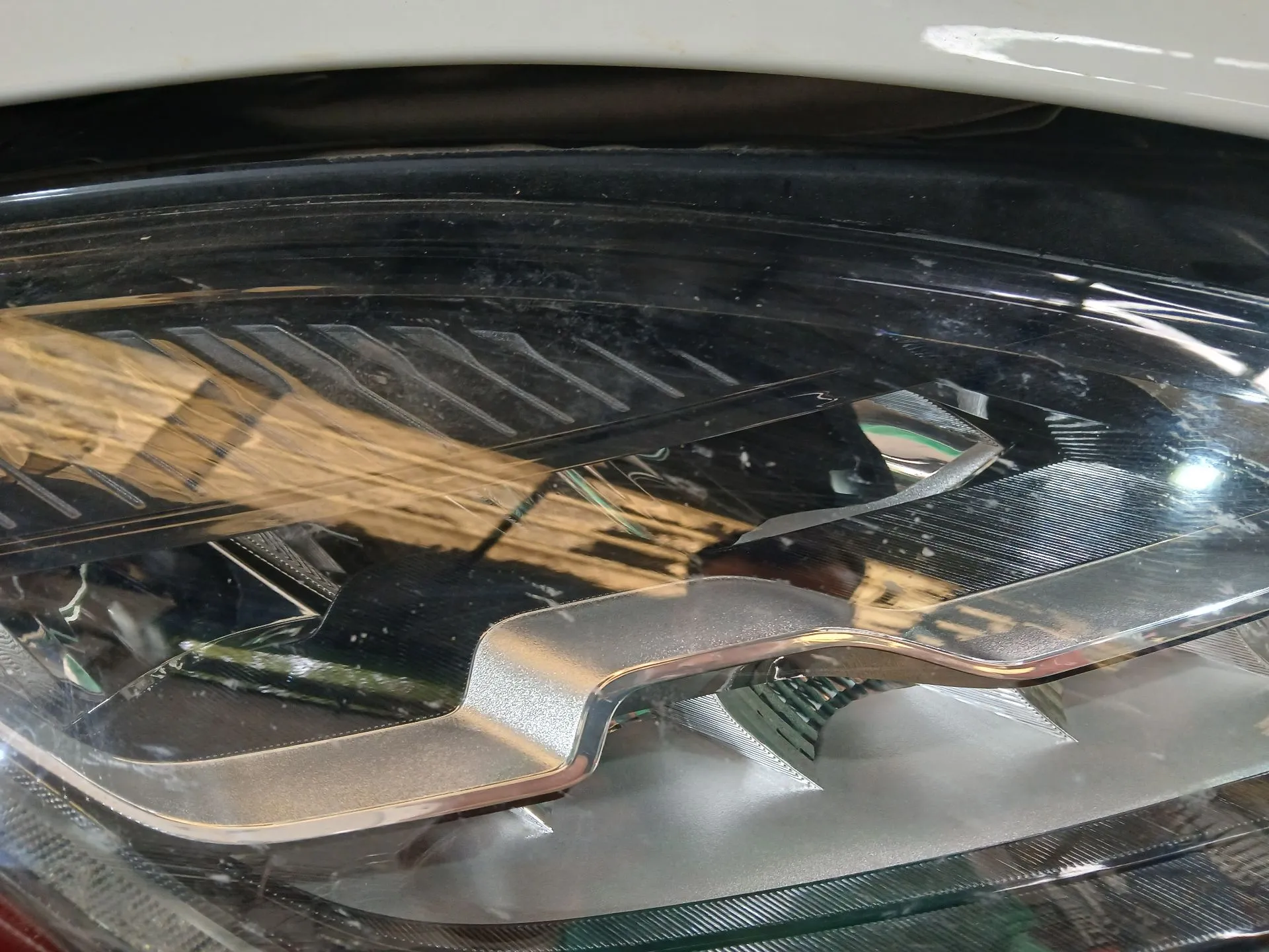 Frente Completa JAGUAR E-Pace (X540) Imagem-20