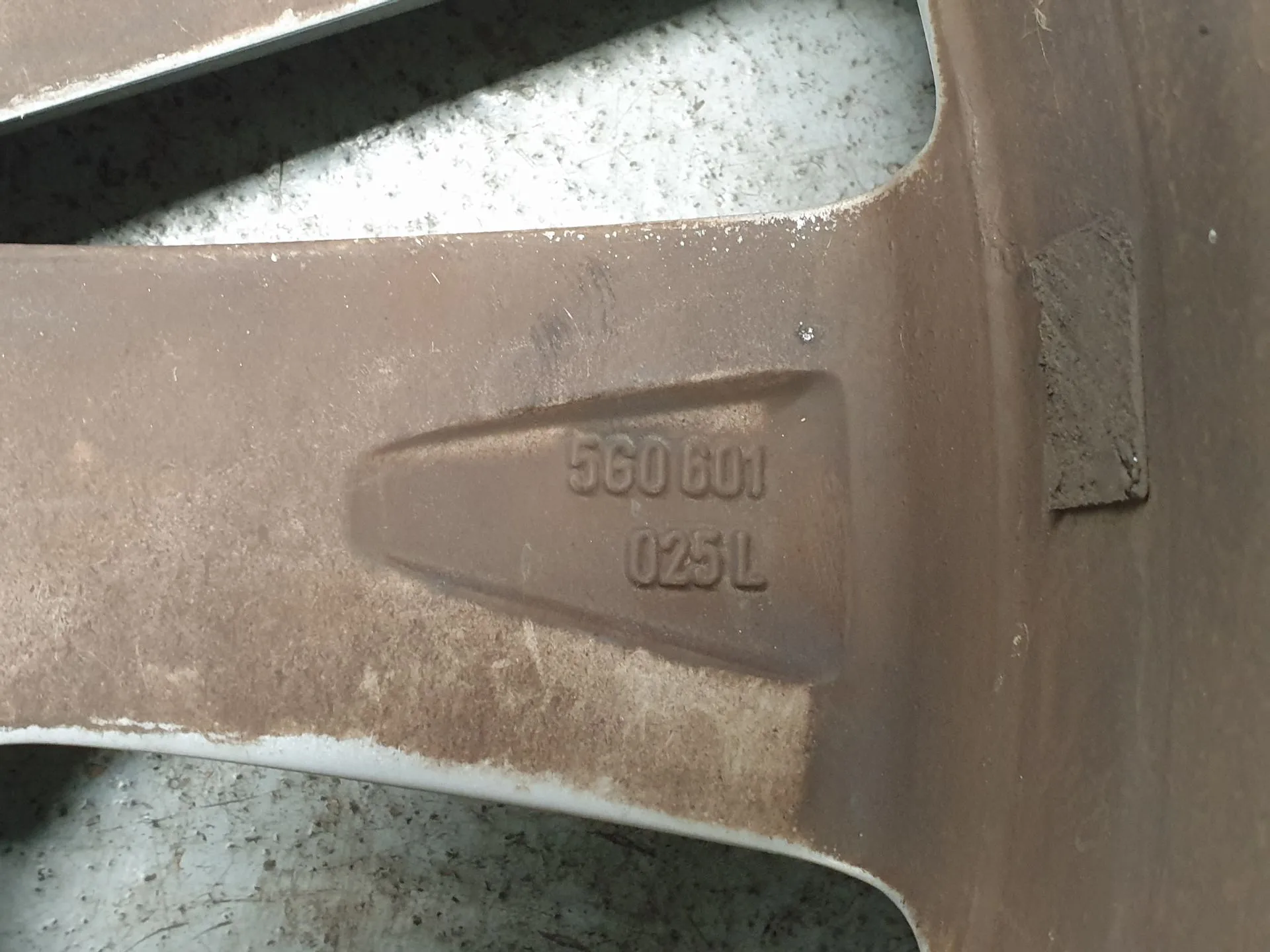 Cerchio Anteriore Sinistro VOLKSWAGEN Golf VII (5G1, BQ1, BE1, BE2) Imagem-2