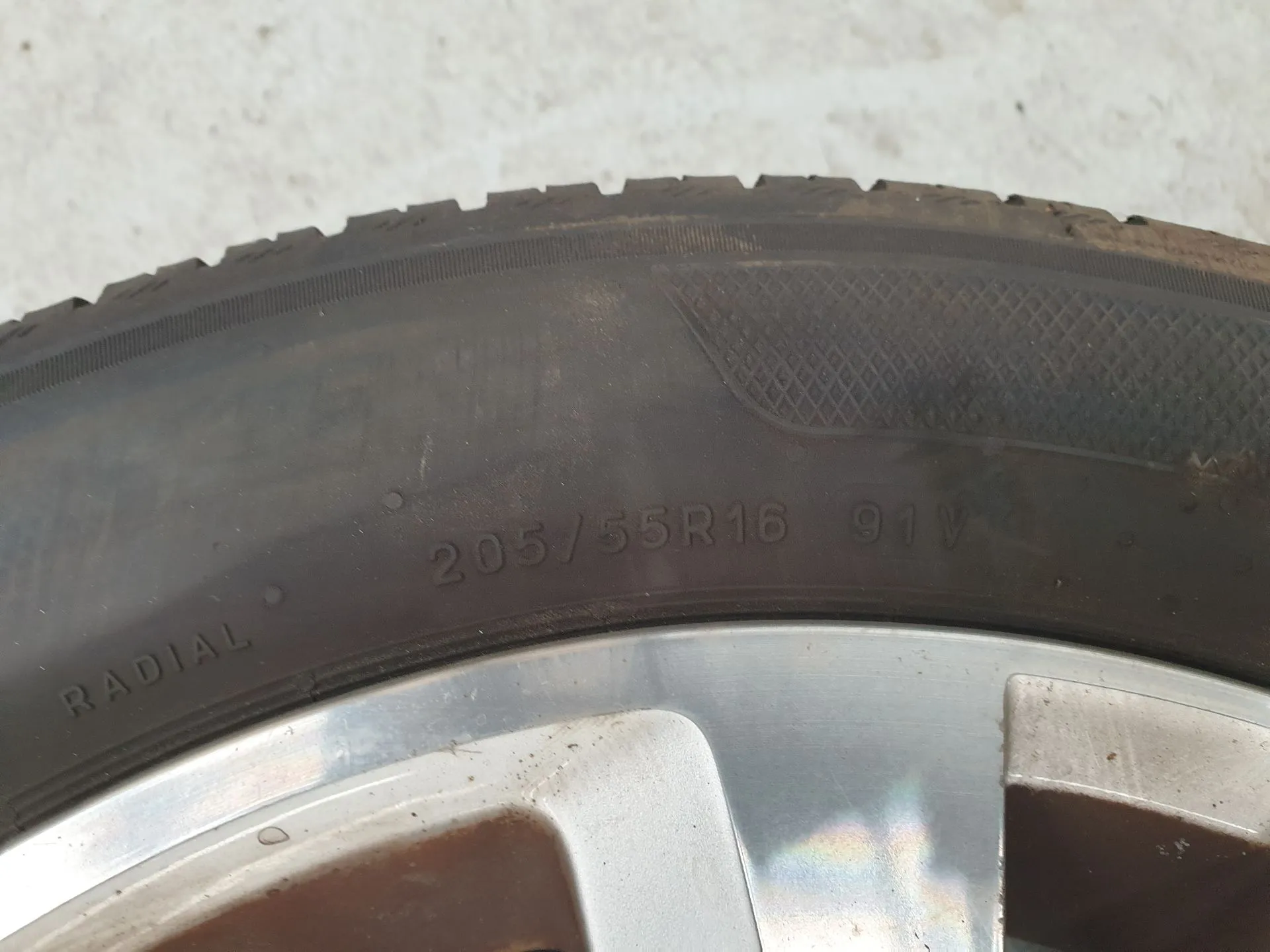 Pneumatico VOLKSWAGEN Golf VII (5G1, BQ1, BE1, BE2) Imagem-1