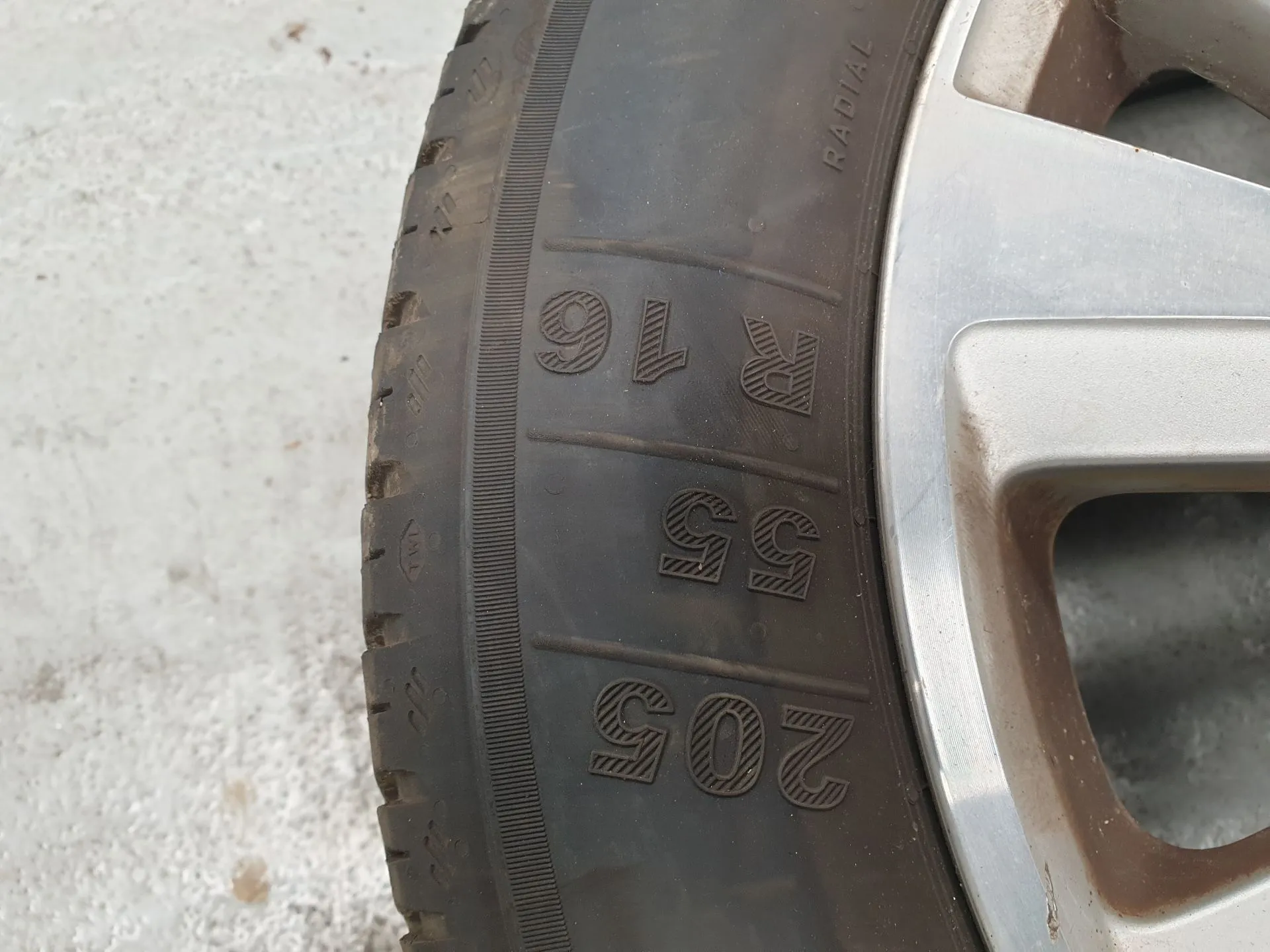 Neumático VOLKSWAGEN Golf VII (5G1, BQ1, BE1, BE2) Imagem-1