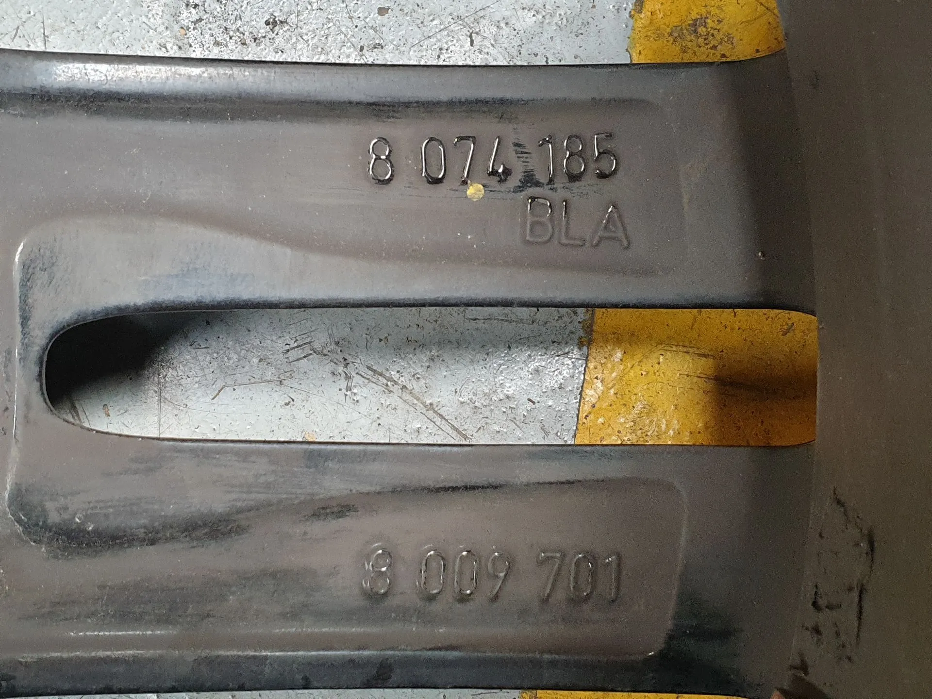 Left front Rim BMW 1 (F21) Imagem-3