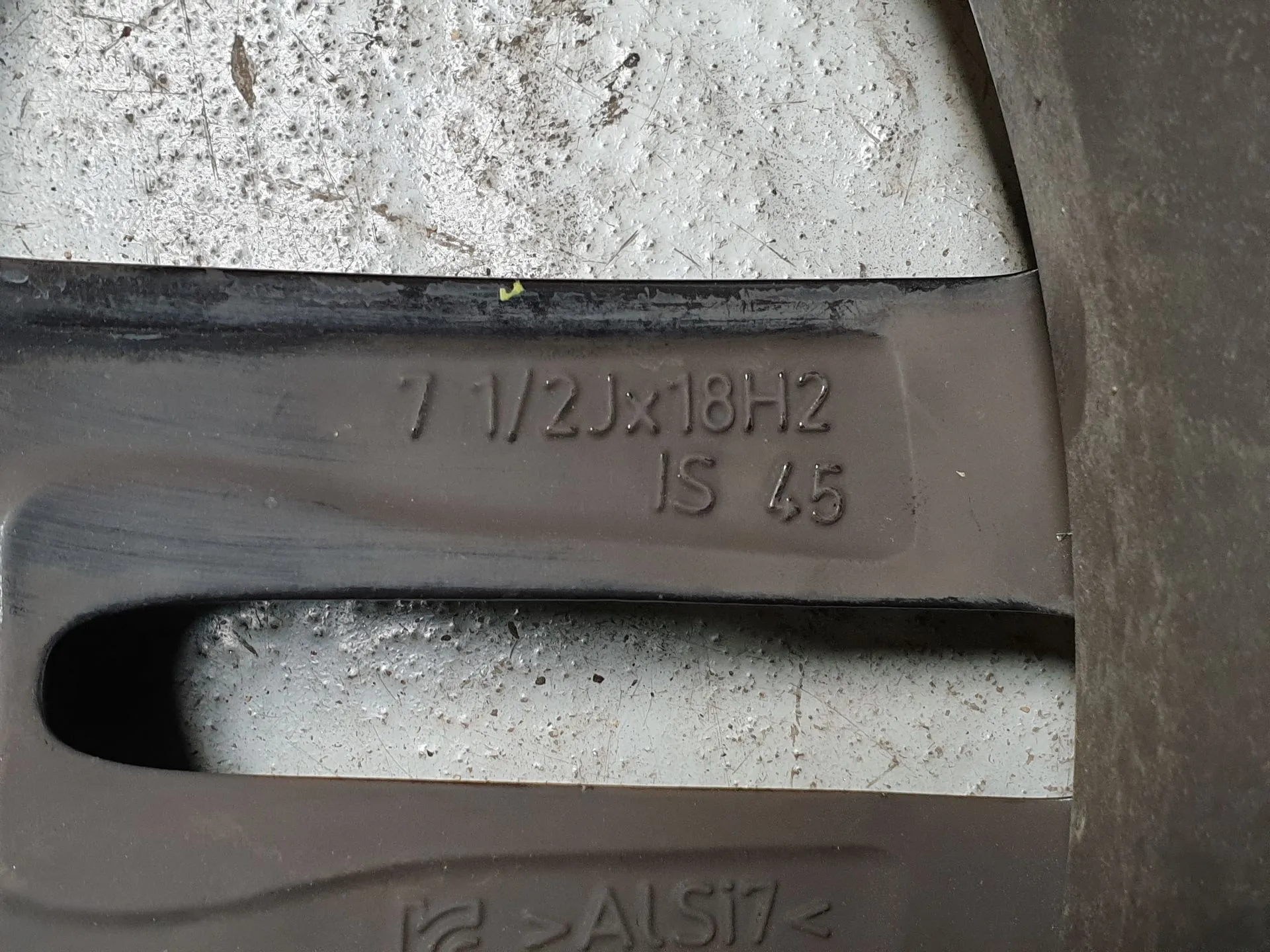 Left front Rim BMW 1 (F21) Imagem-4