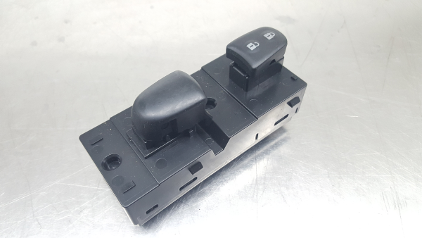 Mando / interruptor elevalunas delantero derecho NISSAN Juke (F15) Imagem-1