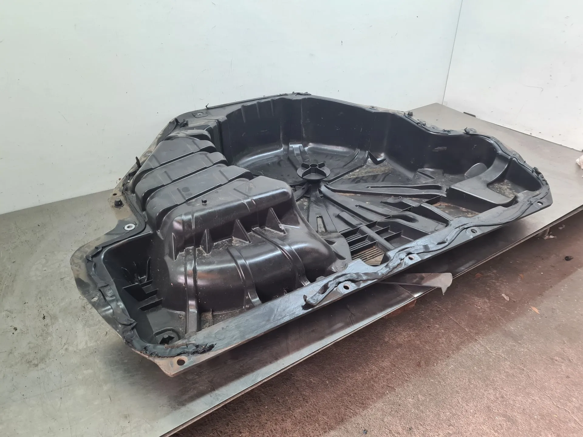 Base pneu suplente RENAULT Megane III Grandtour (KZ0/1) Imagem-1