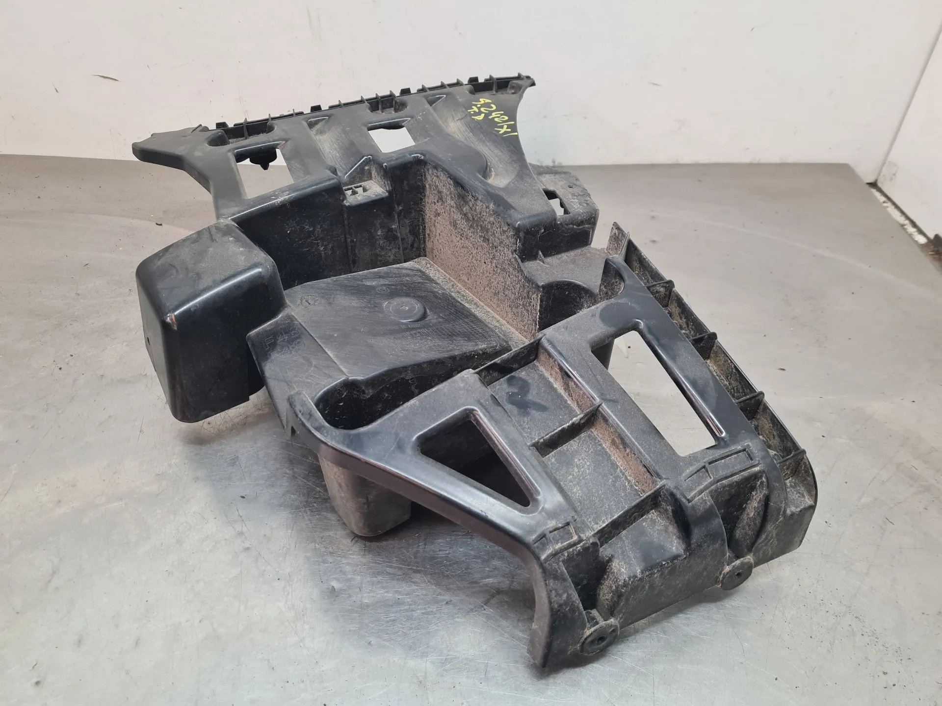 Guide pare-chocs arrière Droite BMW X1 (F48) Imagem-1