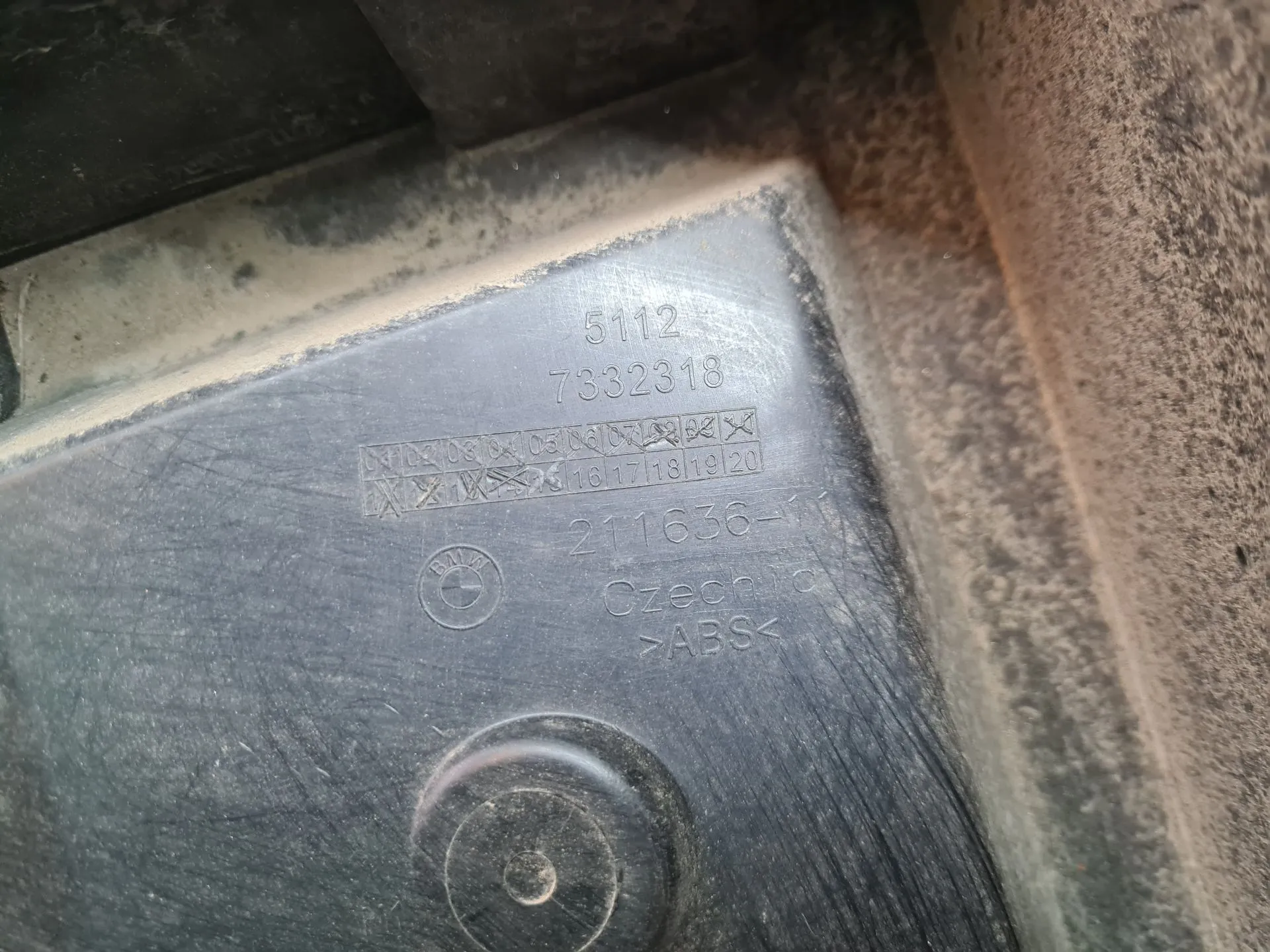 Guide pare-chocs arrière Droite BMW X1 (F48) Imagem-4