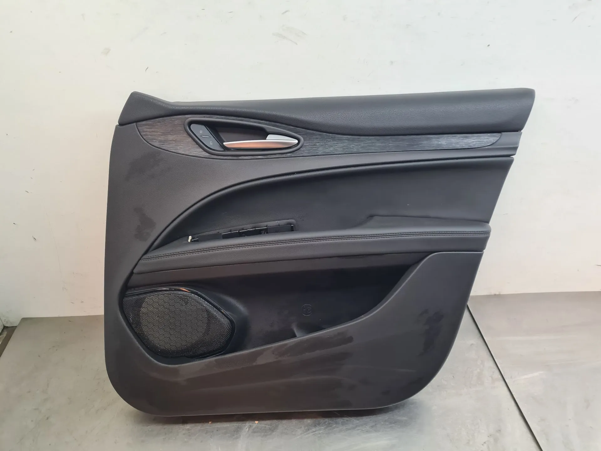 Right front door panel ALFA ROMEO Stelvio (949_)