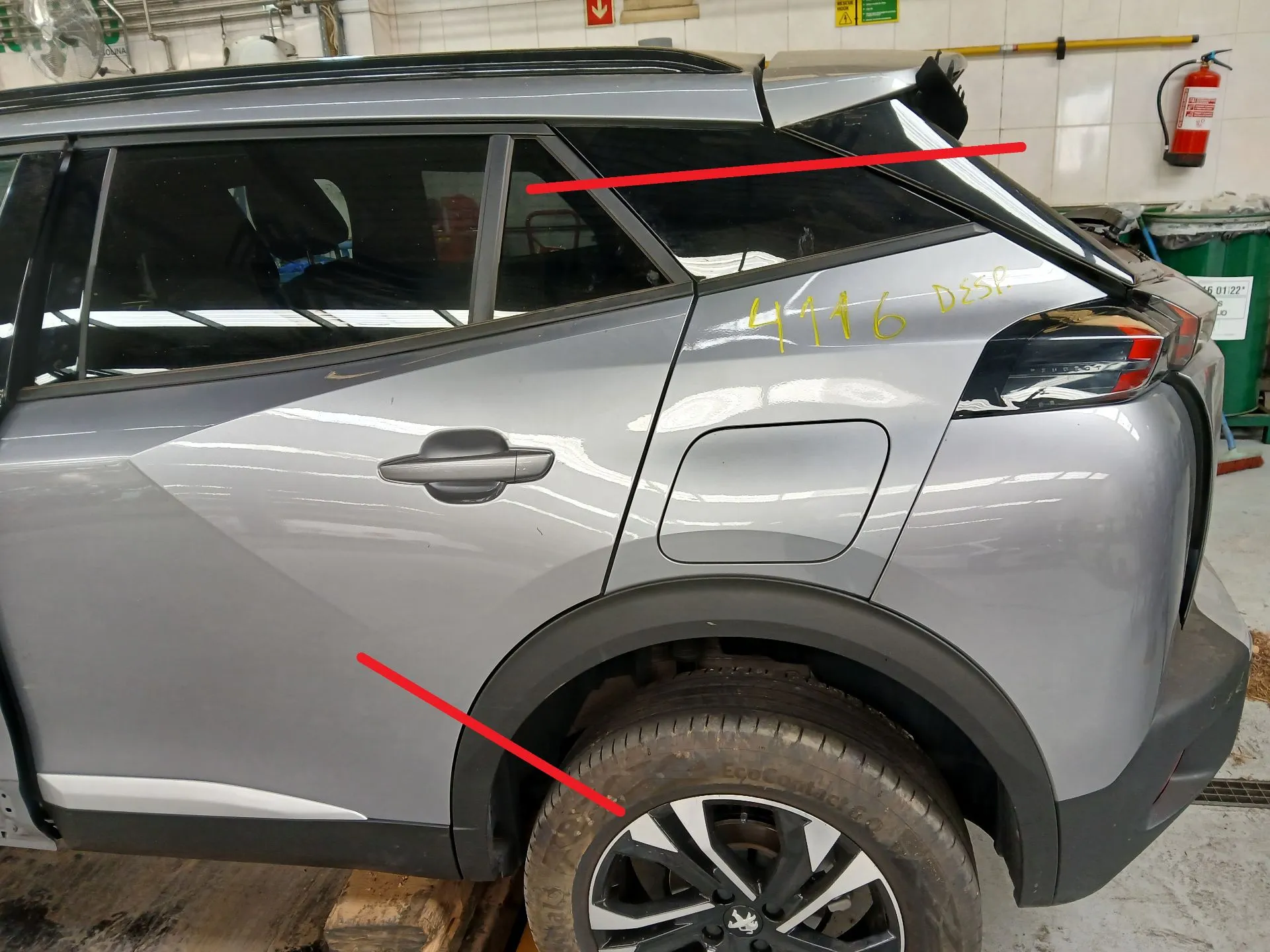 Pannello posteriore sinistro PEUGEOT 2008 II (U_)