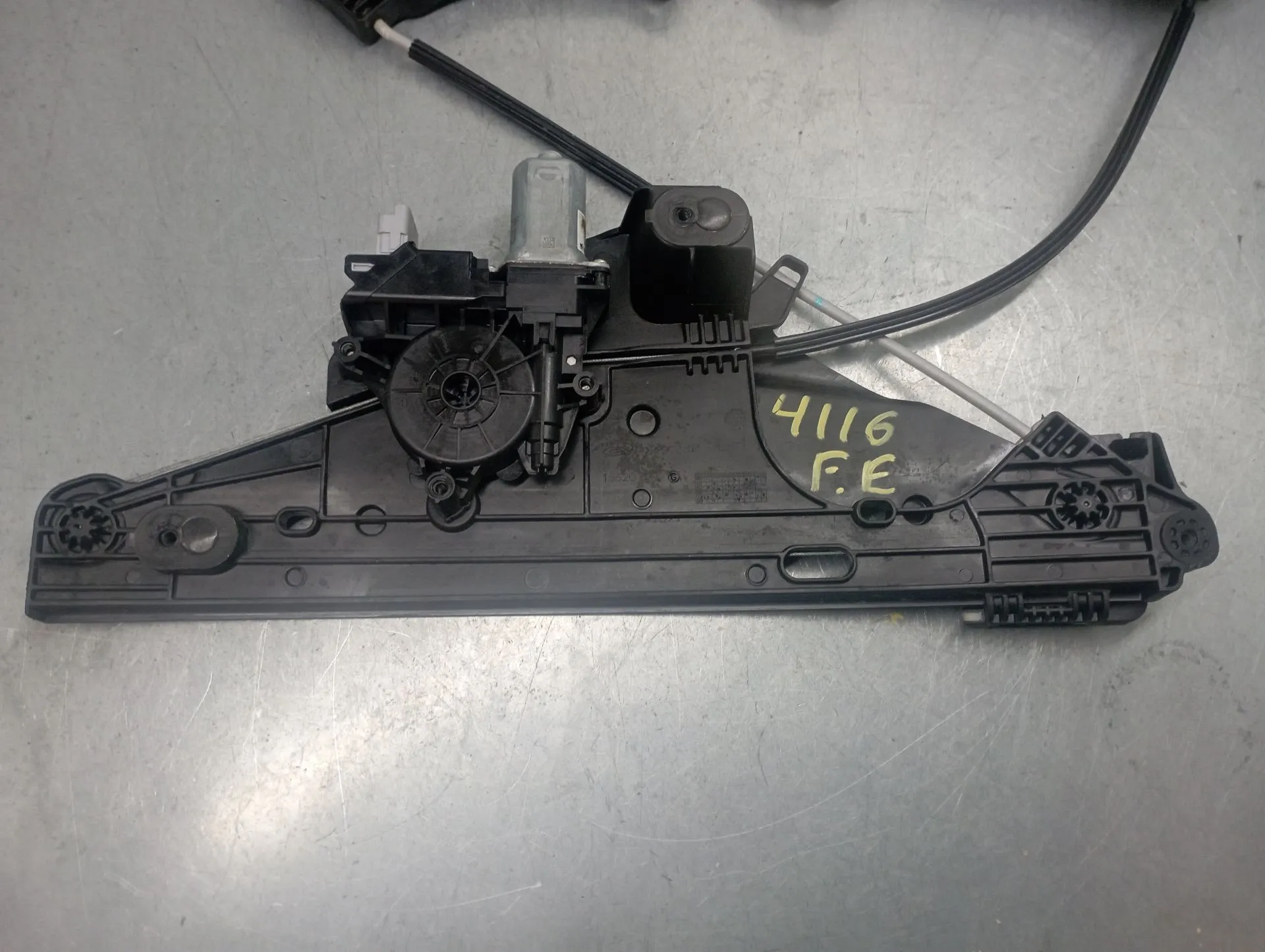 Lève-vitre avant gauche PEUGEOT 2008 II (U_)