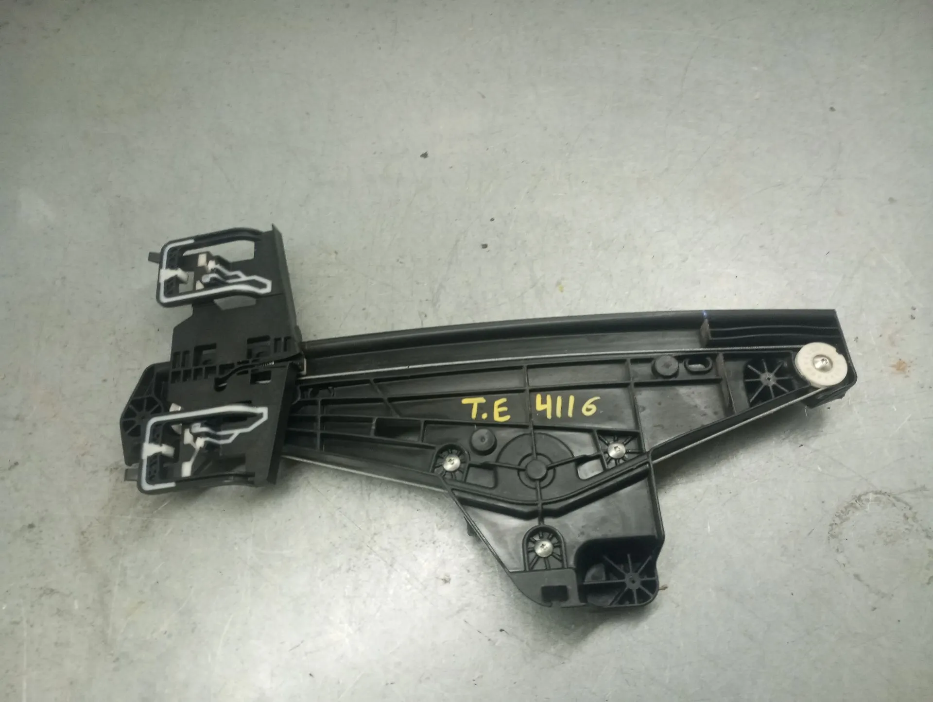 Elevador vidros trás esquerdo PEUGEOT 2008 II (U_)