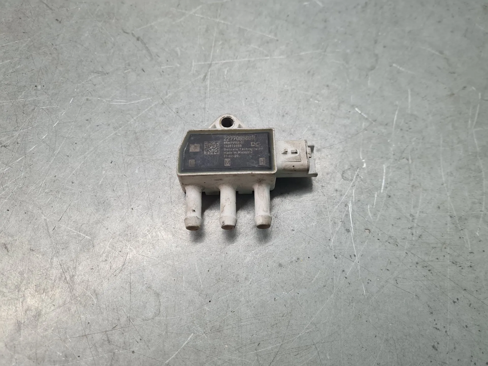 DPF pressure difference sensor RENAULT Megane IV (B9A/M_) Imagem-1