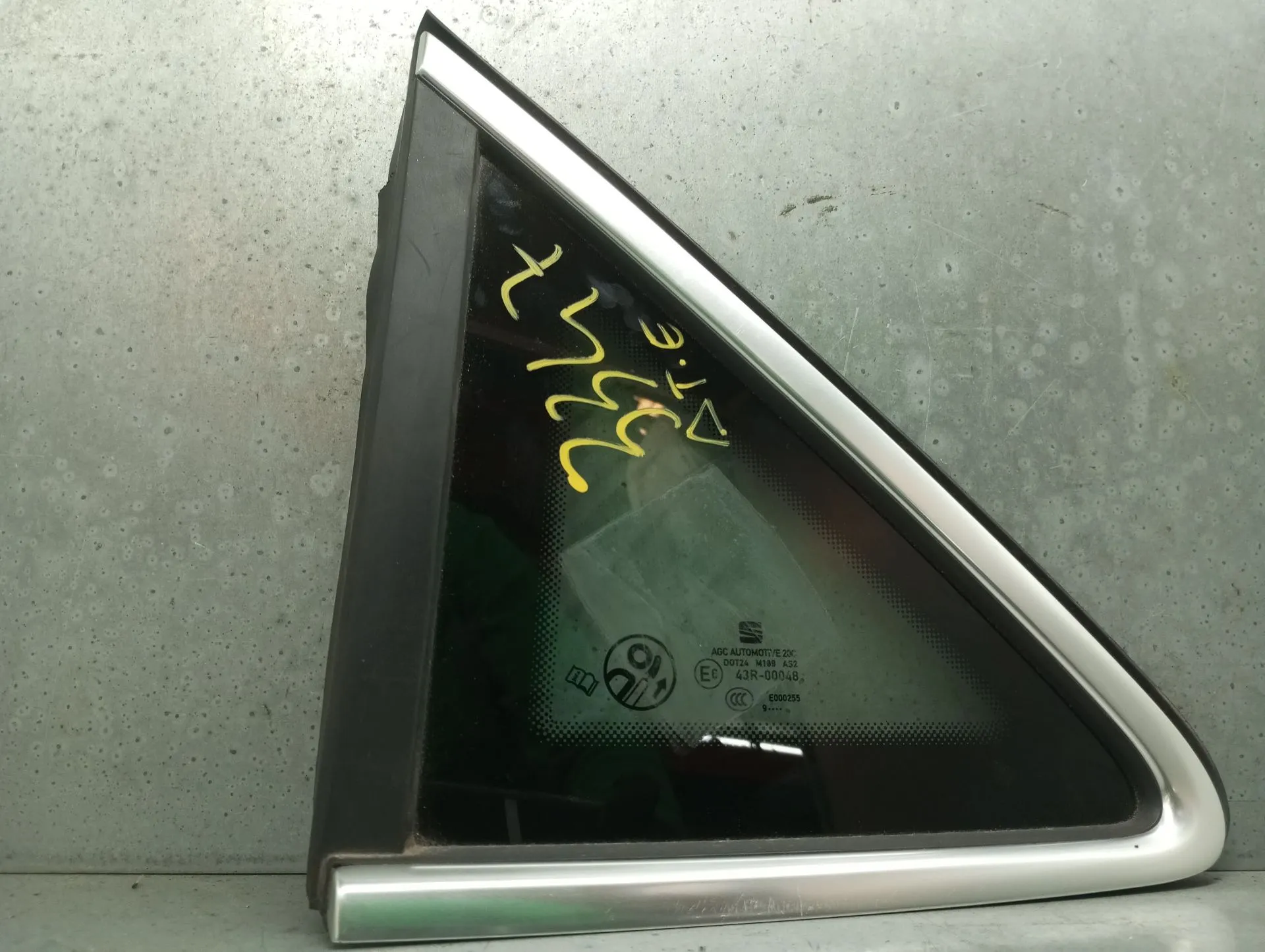 Vitre triangulaire arrière gauche SEAT Leon (KL1)