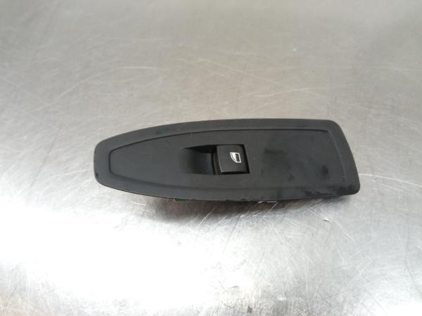 Mando / interruptor elevalunas delantero derecho BMW 1 (F20)
