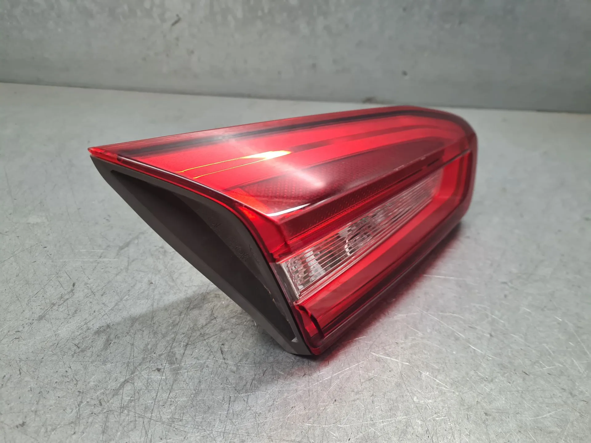 Feu de coffre Gauche FORD Focus IV Imagem-1