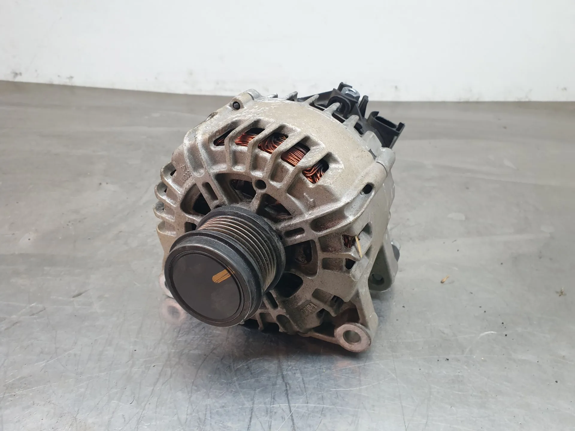 Alternador VOLVO V40 Hatchback Imagem-1