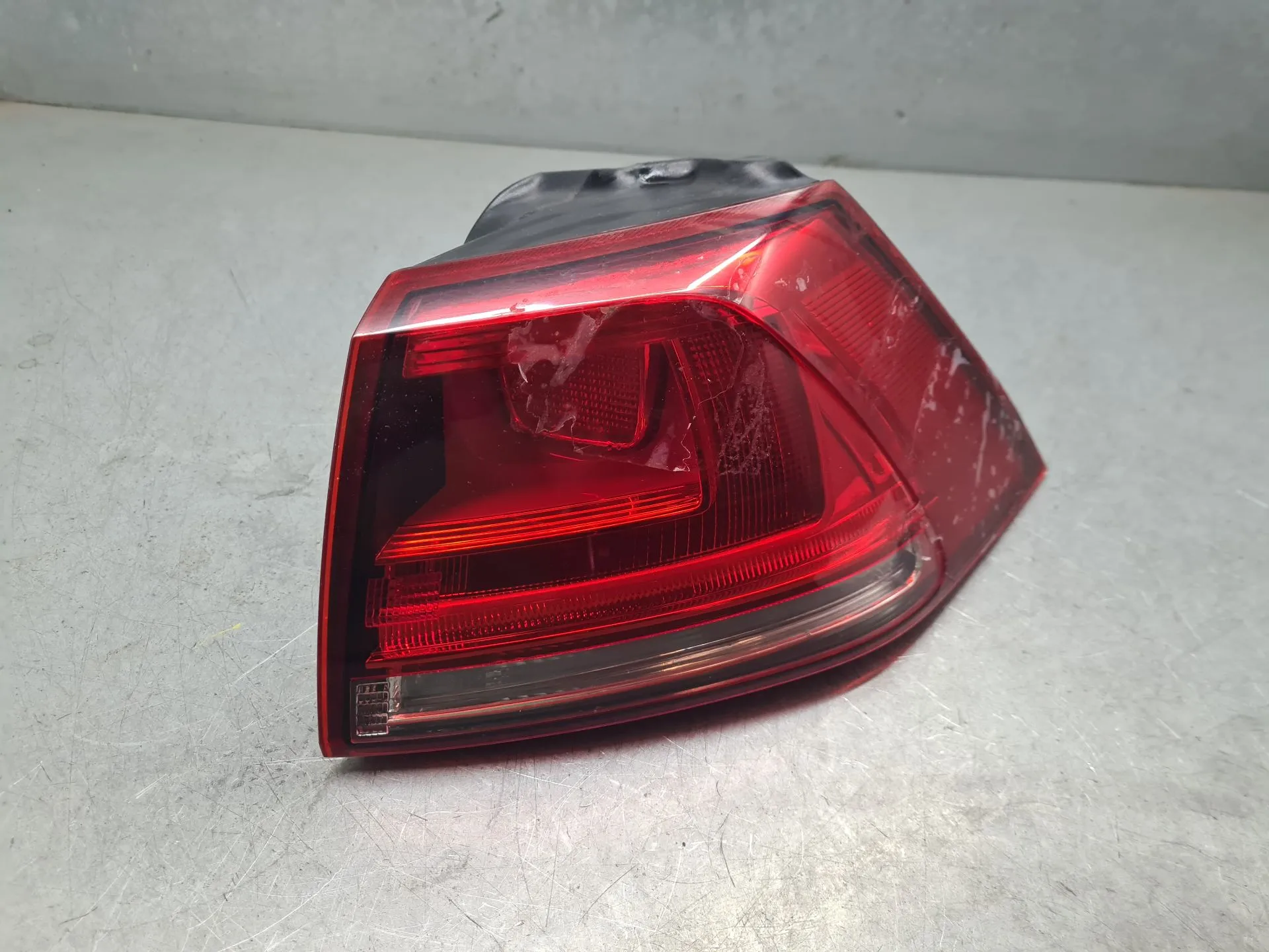Right Tail light VOLKSWAGEN Golf VII (5G1, BQ1, BE1, BE2)