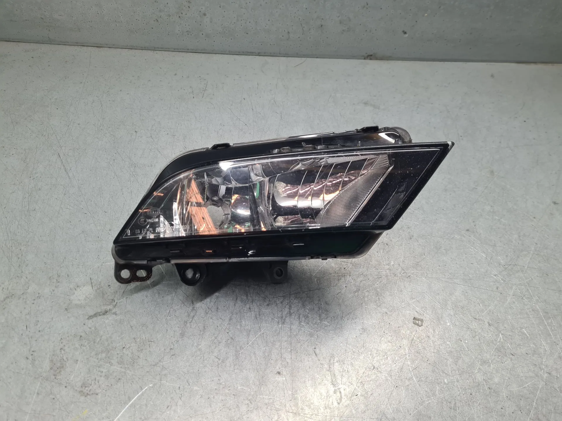 Right front fog light  SEAT Ibiza IV ST (6J8, 6P8)