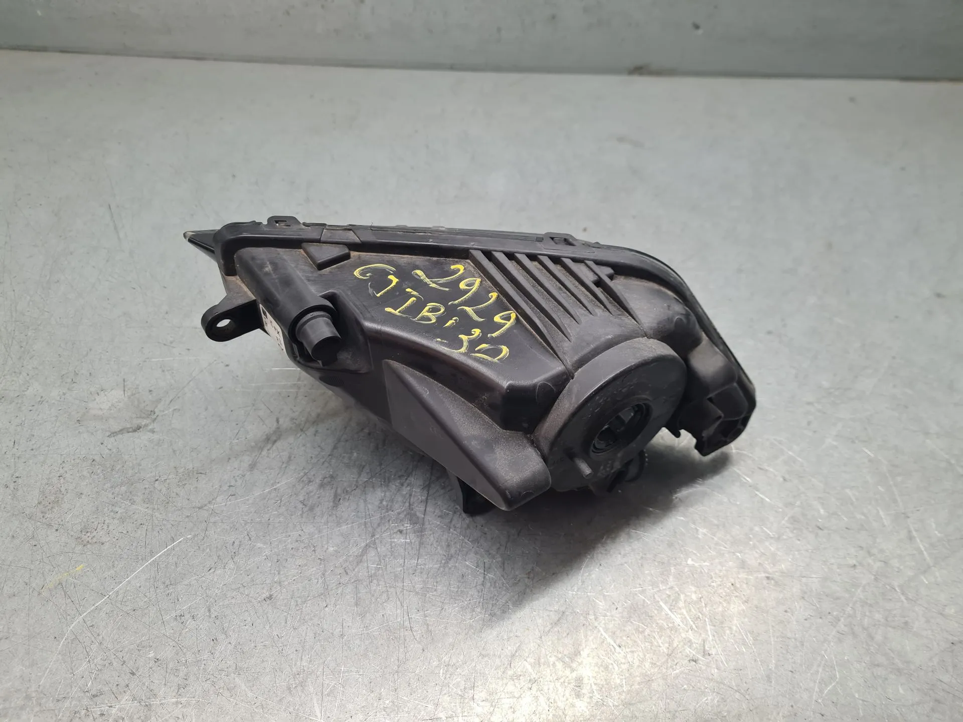 Right front fog light  SEAT Ibiza IV ST (6J8, 6P8) Imagem-4