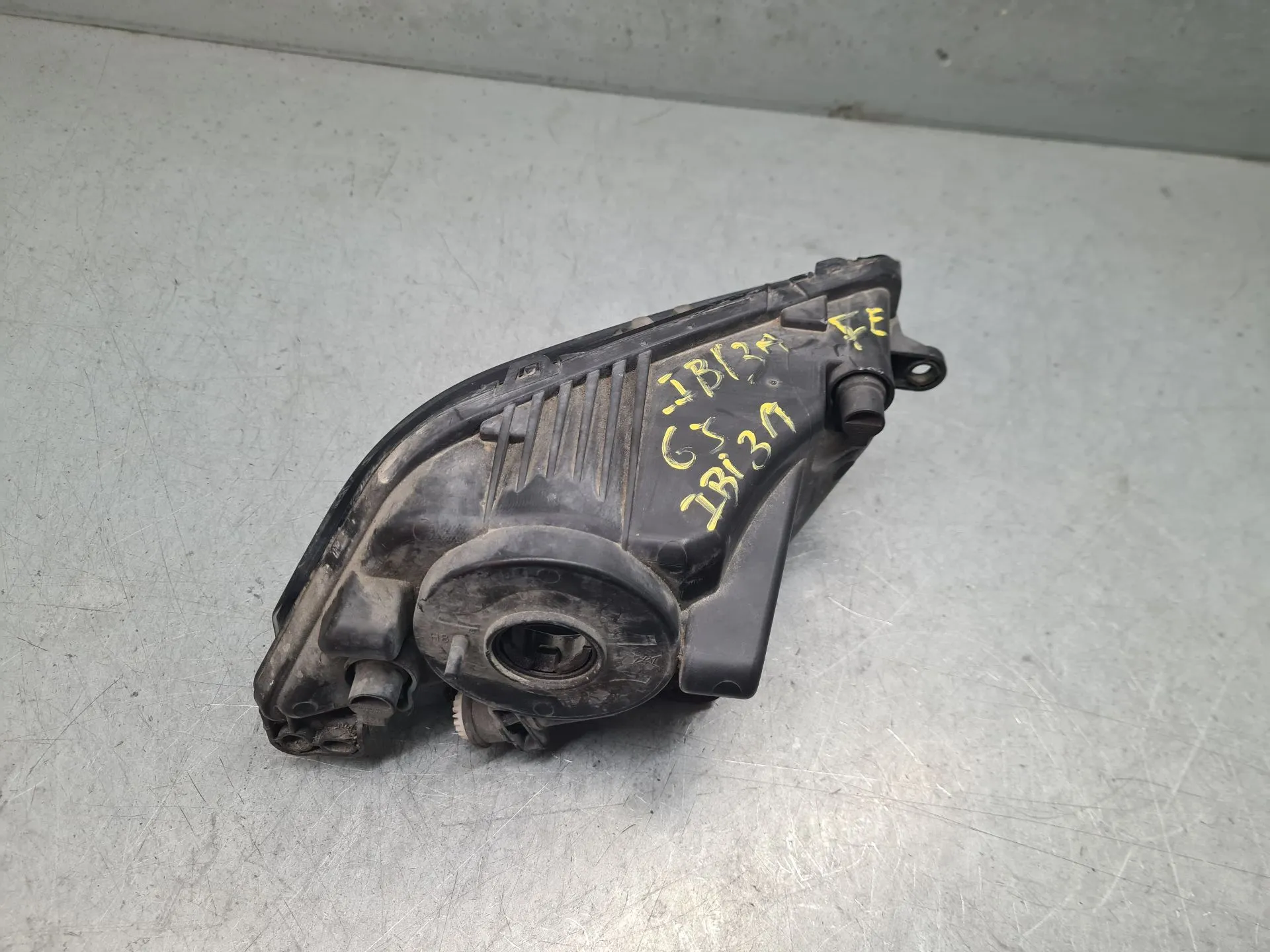 Left front fog light SEAT Ibiza IV ST (6J8, 6P8) Imagem-3