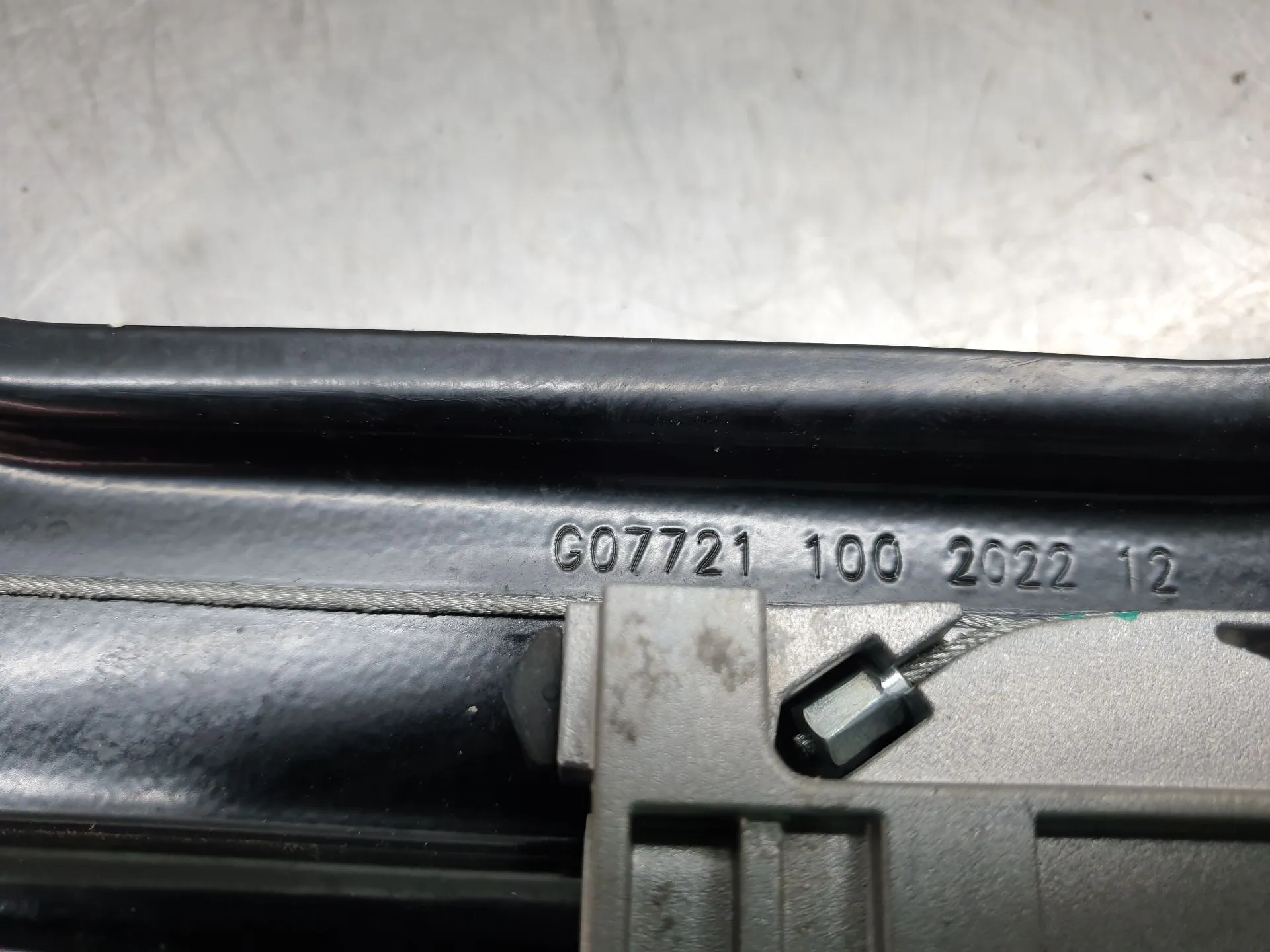 Lève-vitre avant gauche TESLA Model Y (5YJY) Imagem-4