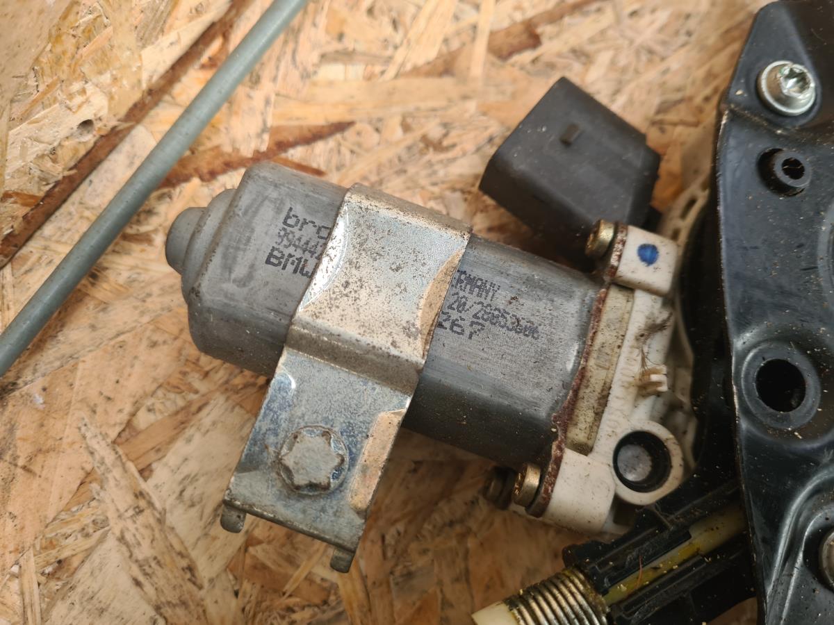 Lève-vitre avant gauche BMW 5 (E60) Imagem-1