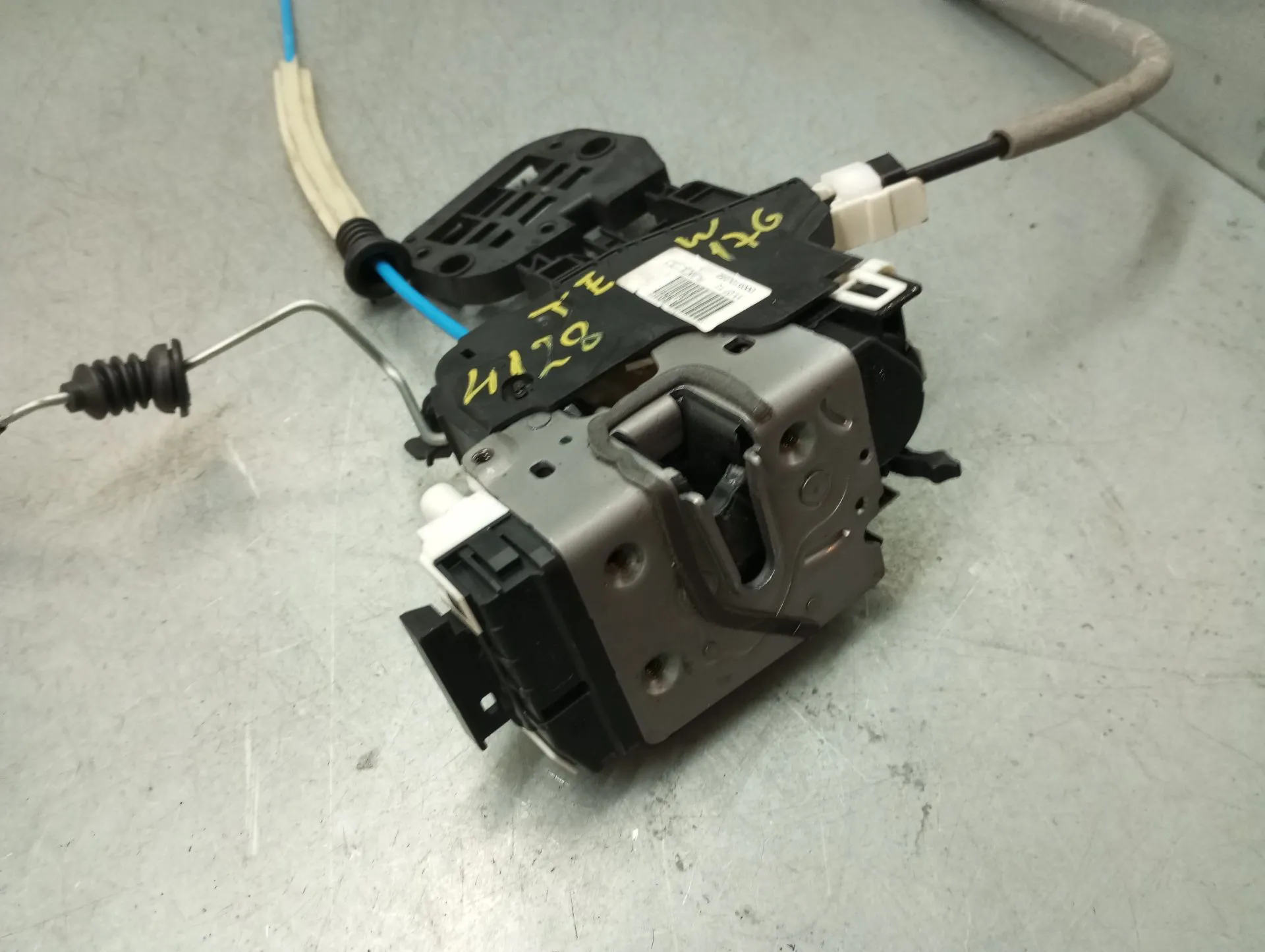 Fechadura / fecho porta trás esquerdo MERCEDES-BENZ Classe A (W176) Imagem-2