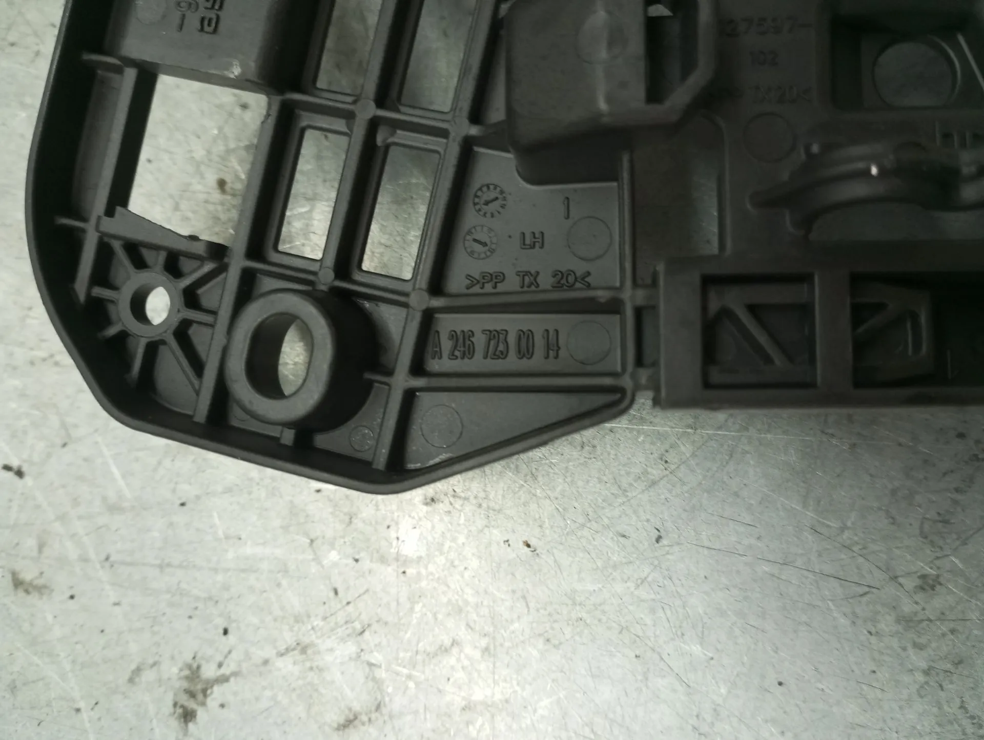 Fechadura / fecho porta trás esquerdo MERCEDES-BENZ Classe A (W176) Imagem-4