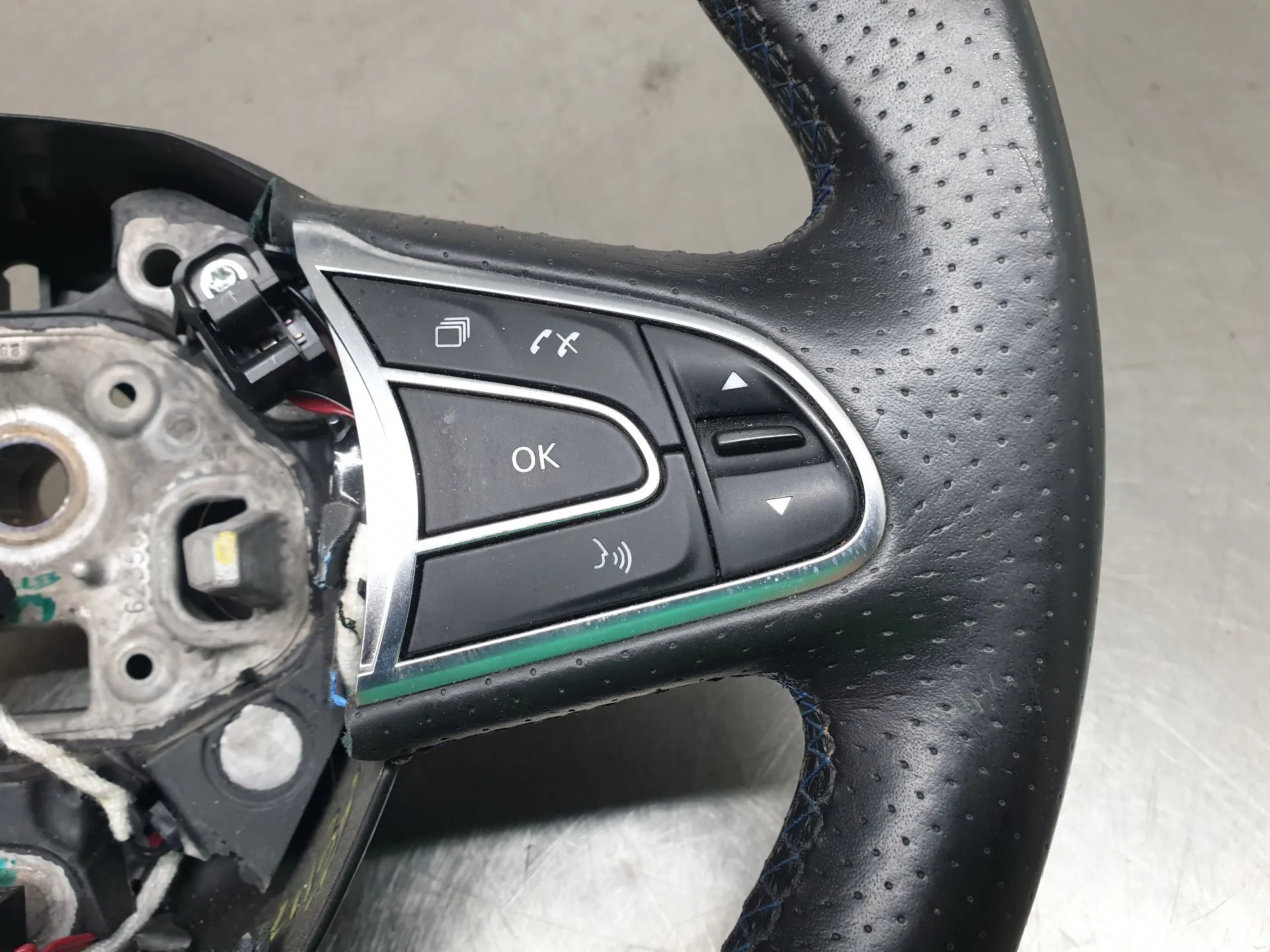 Volante RENAULT Megane IV (B9A/M_) Imagem-3