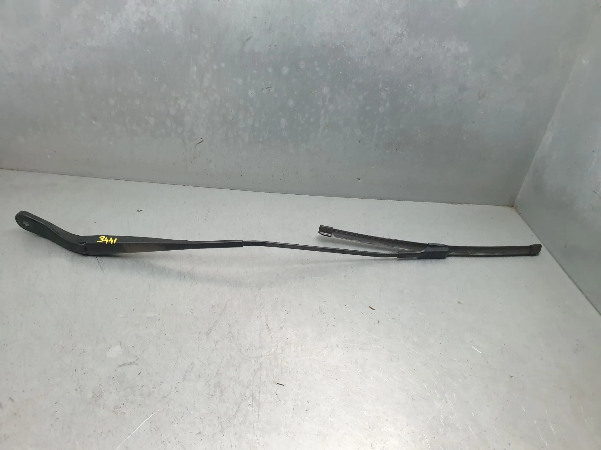 Windscreen wiper arm Right front DACIA Sandero III