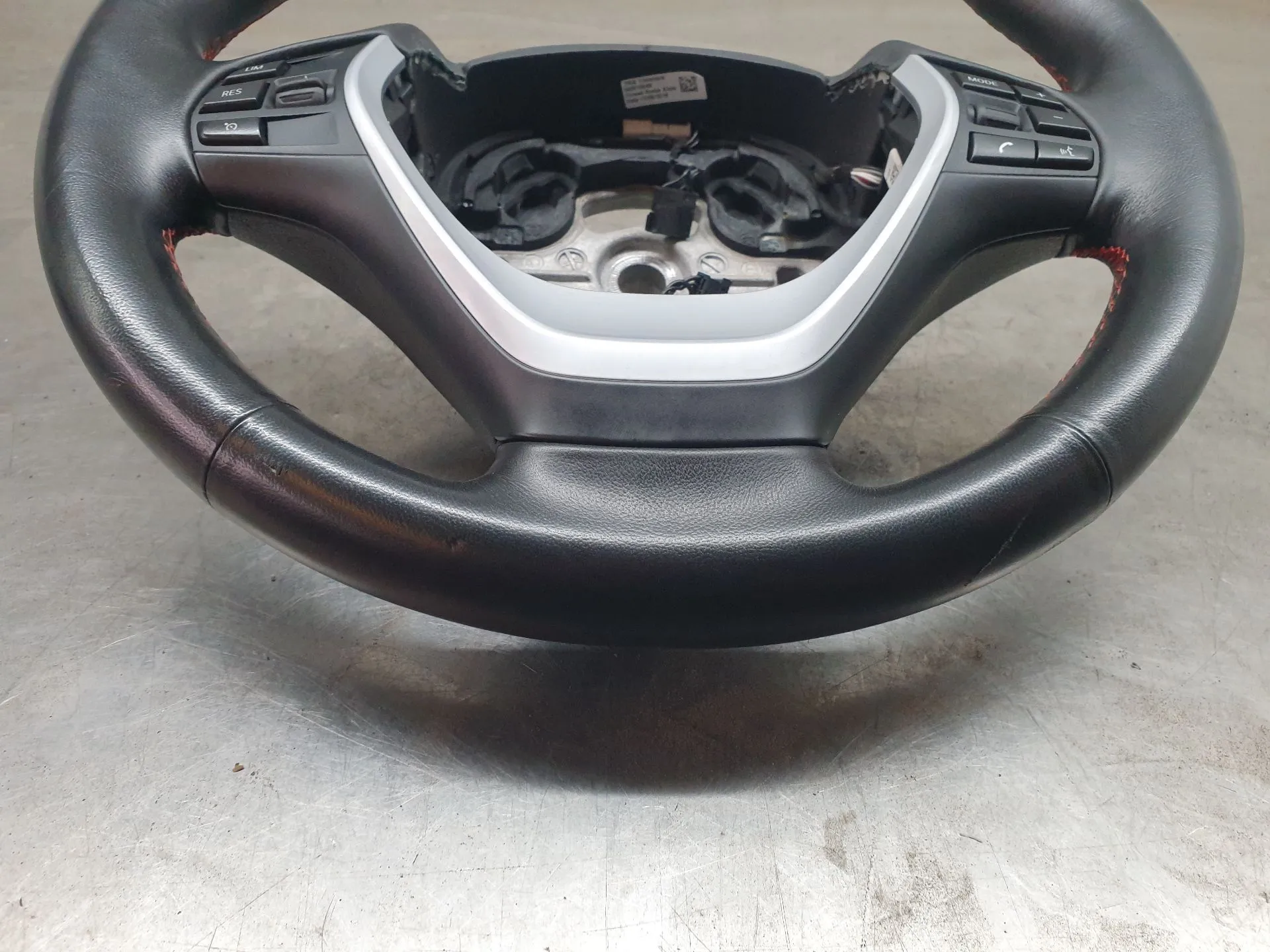 Volante BMW 4 Gran Coupe (F36) Imagem-3