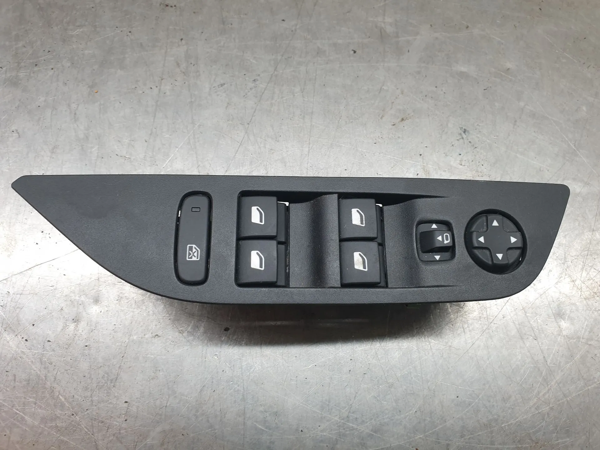 Left Front window control PEUGEOT 2008 II (U_)